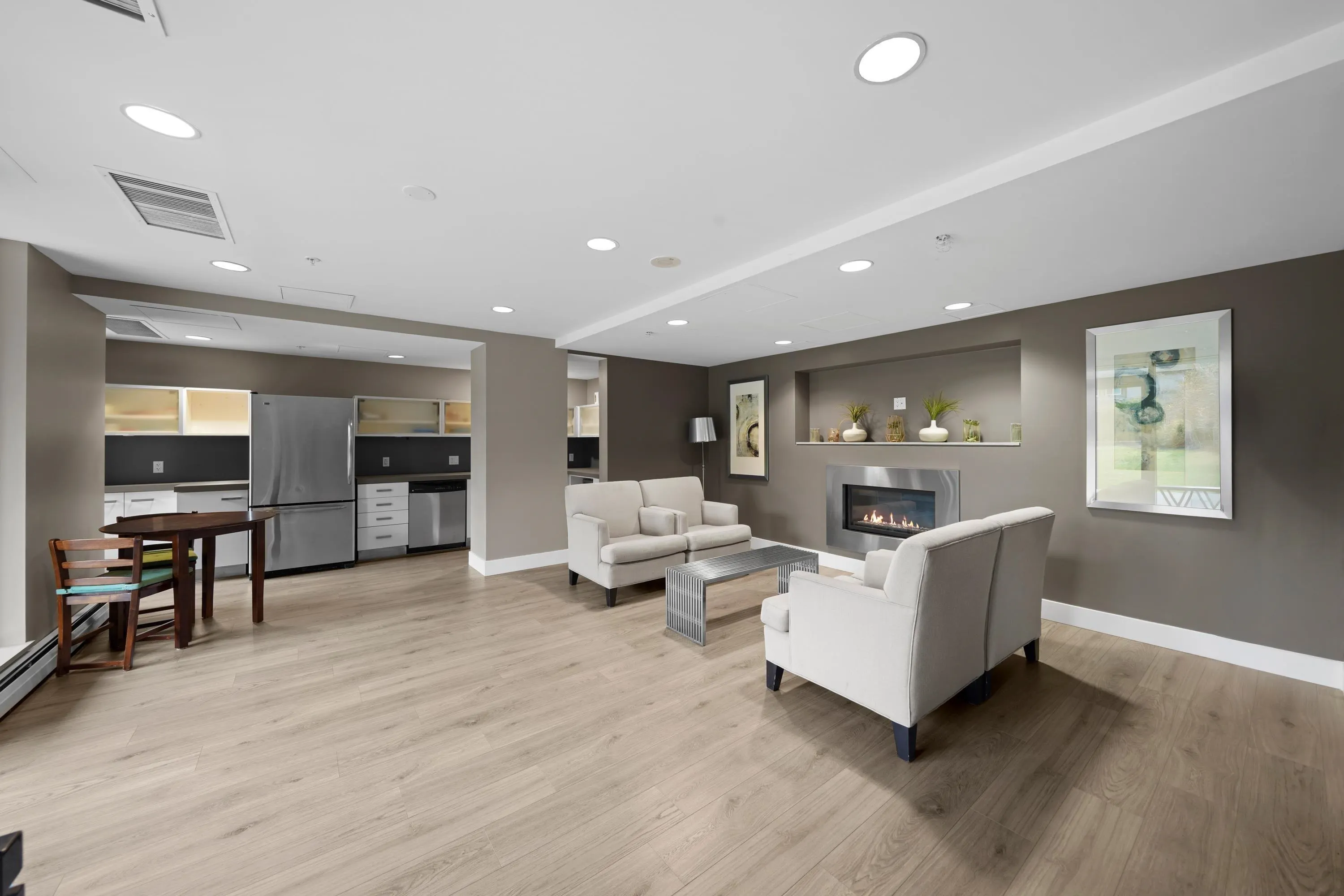 908 13380 108 Avenue