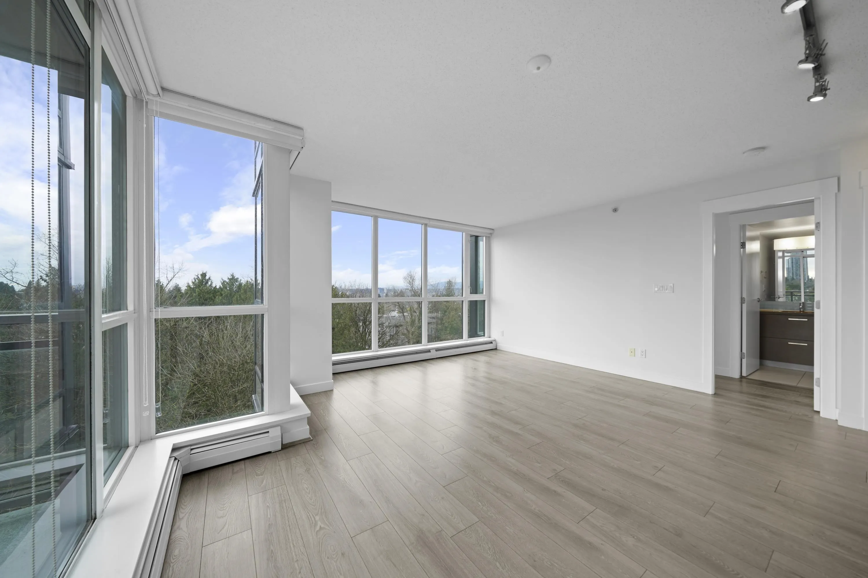 908 13380 108 Avenue