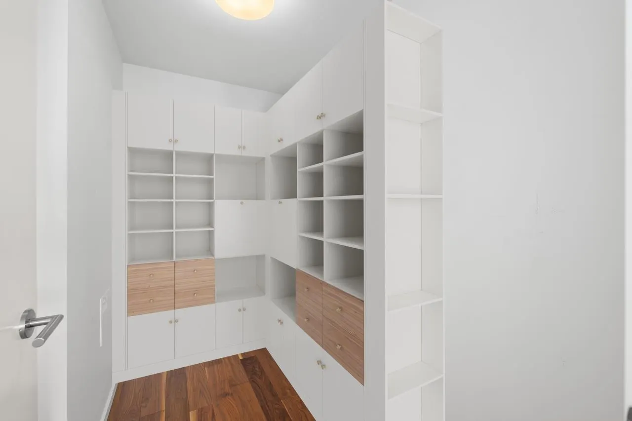 1505 8555 Granville Street