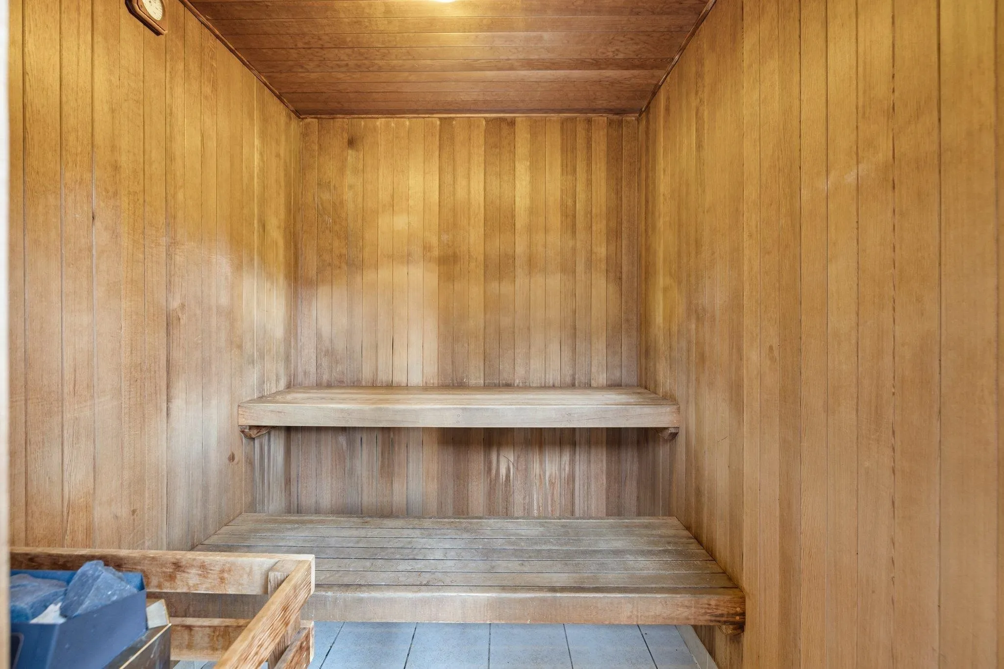 702 15 E Royal Avenue