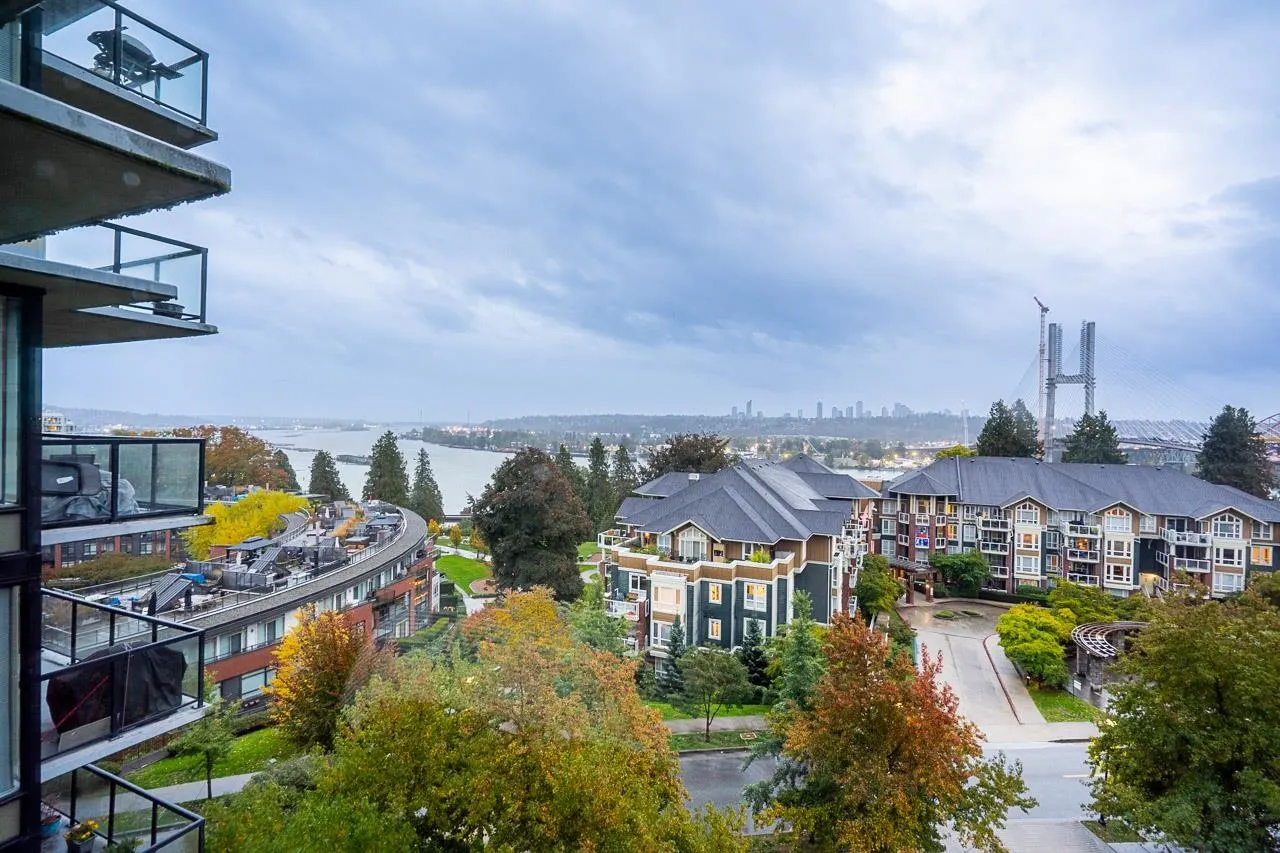 702 15 E Royal Avenue