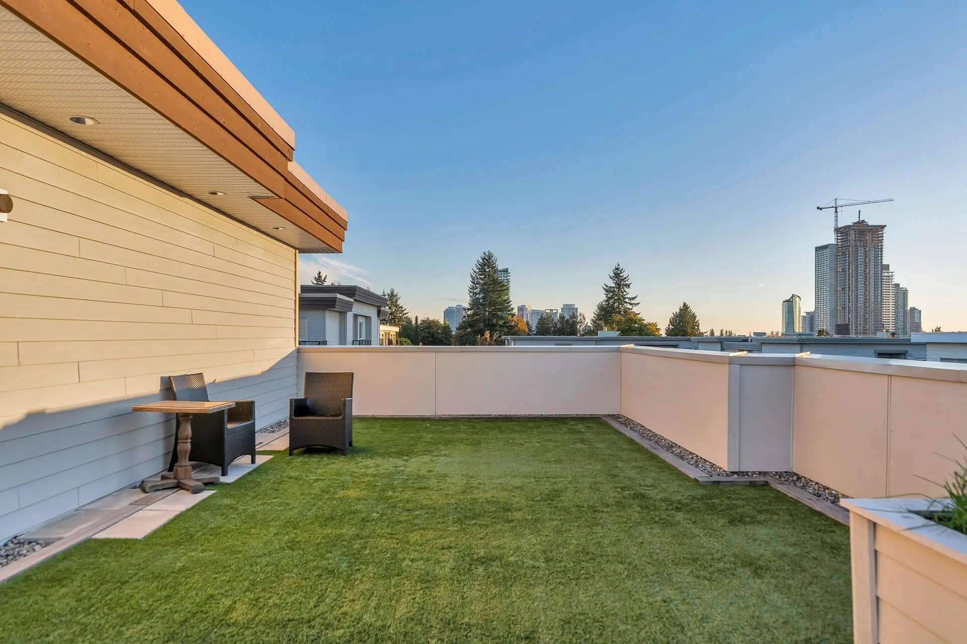 221 13768 108 Avenue