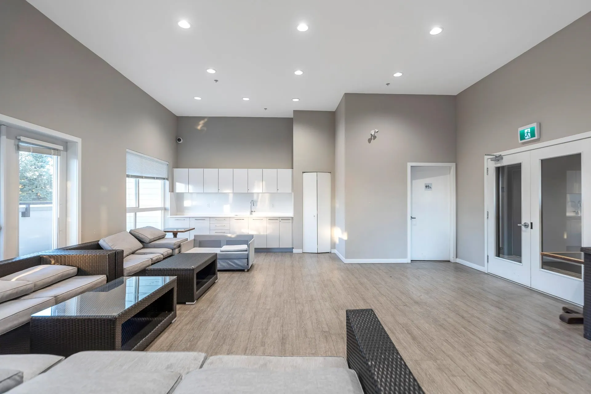 221 13768 108 Avenue