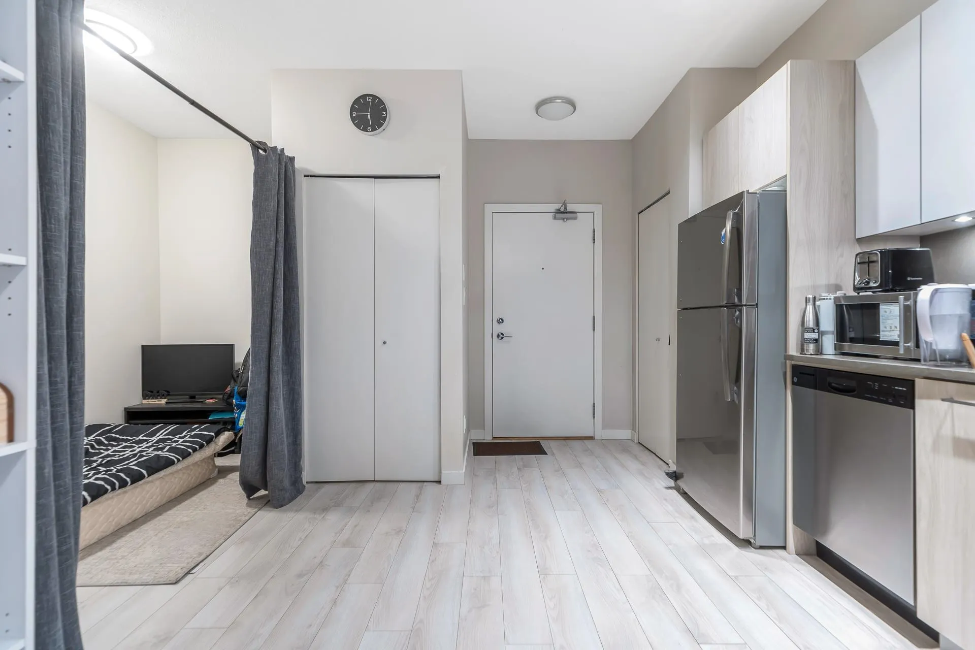 221 13768 108 Avenue