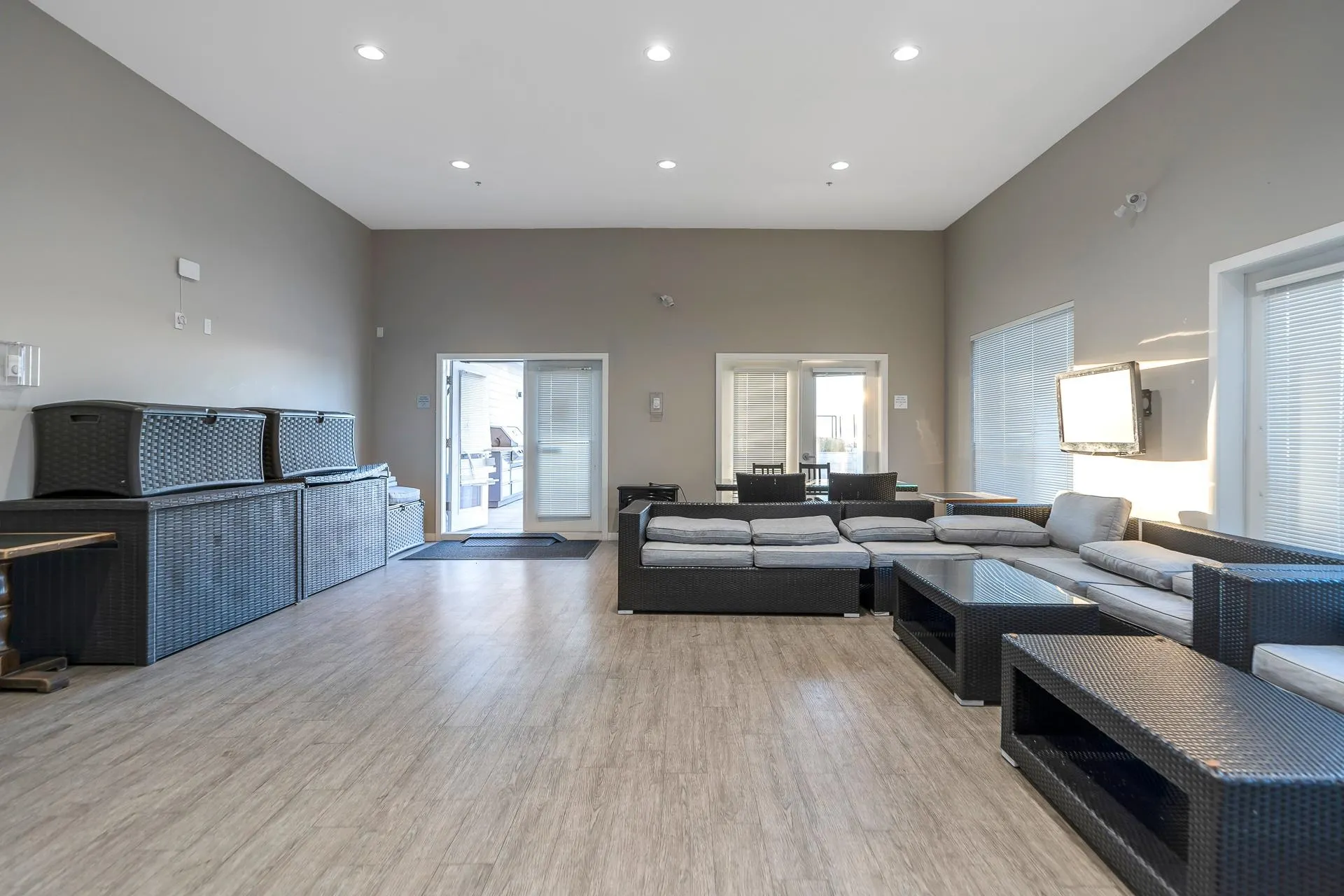 221 13768 108 Avenue