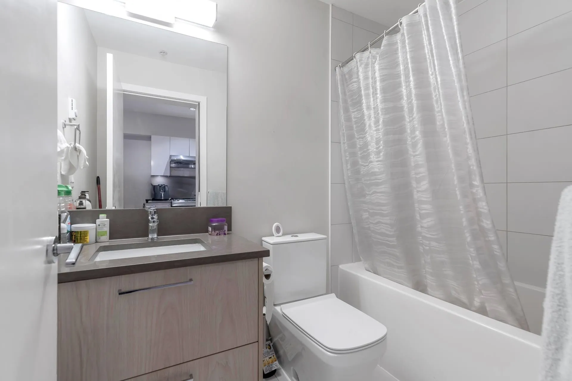 221 13768 108 Avenue