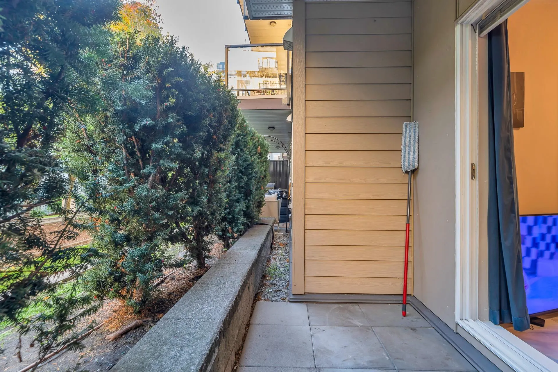 221 13768 108 Avenue