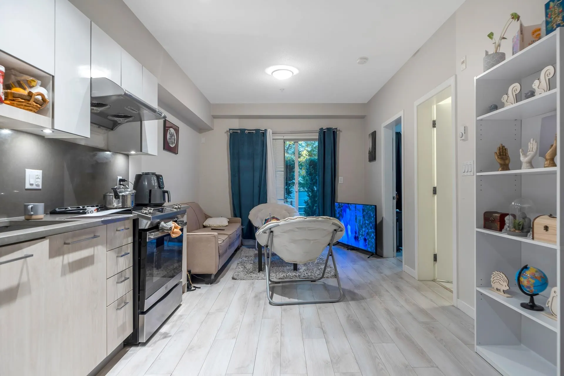 221 13768 108 Avenue