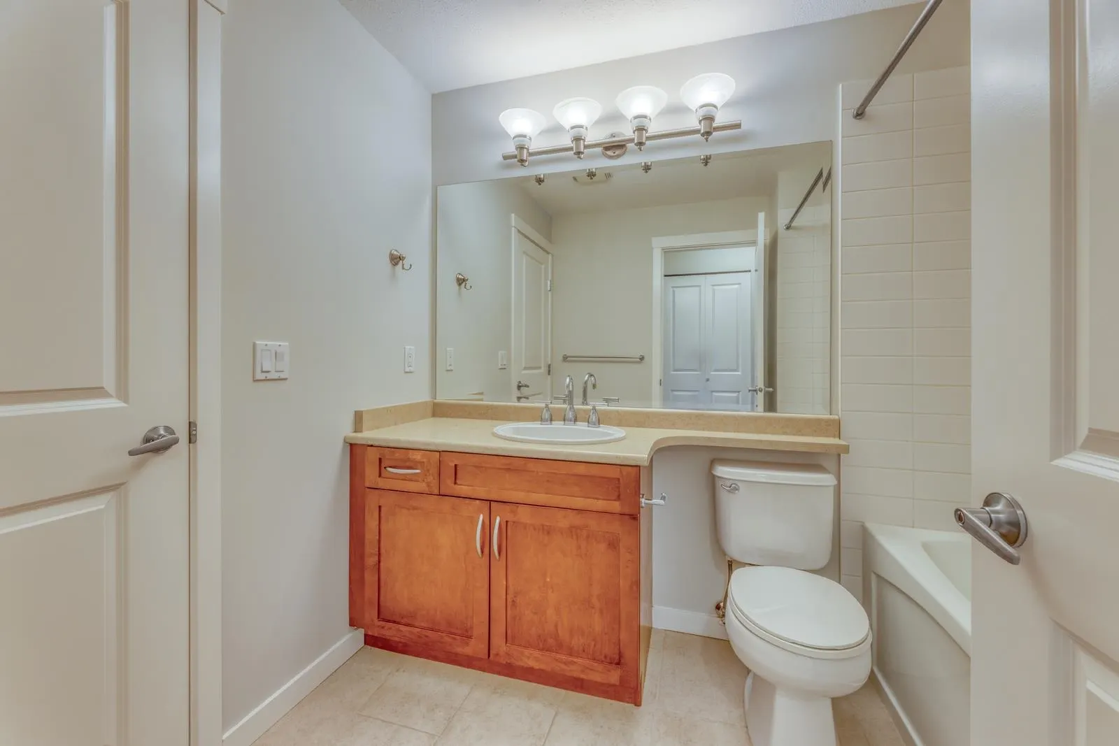 29 55 Hawthorn Drive