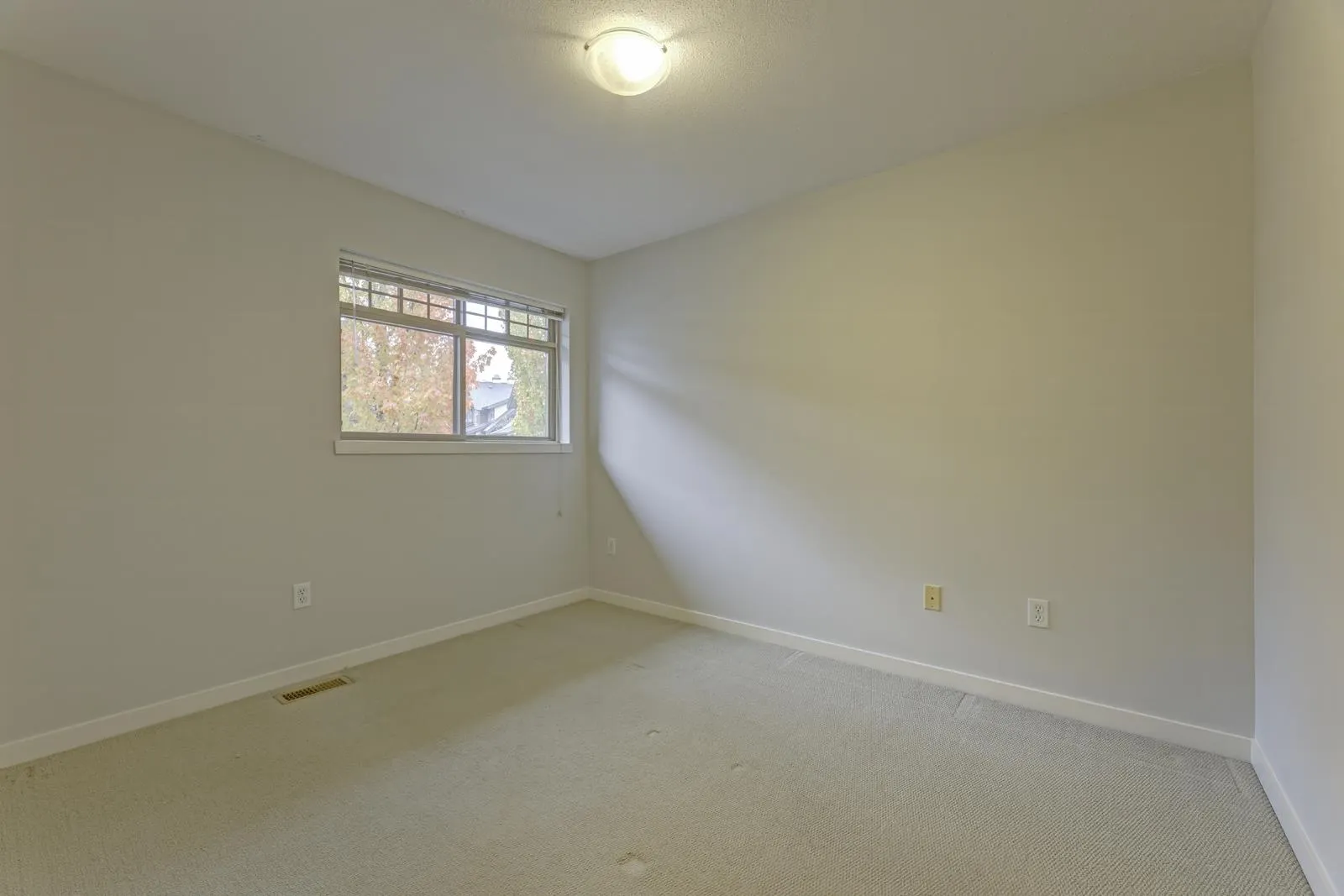 29 55 Hawthorn Drive