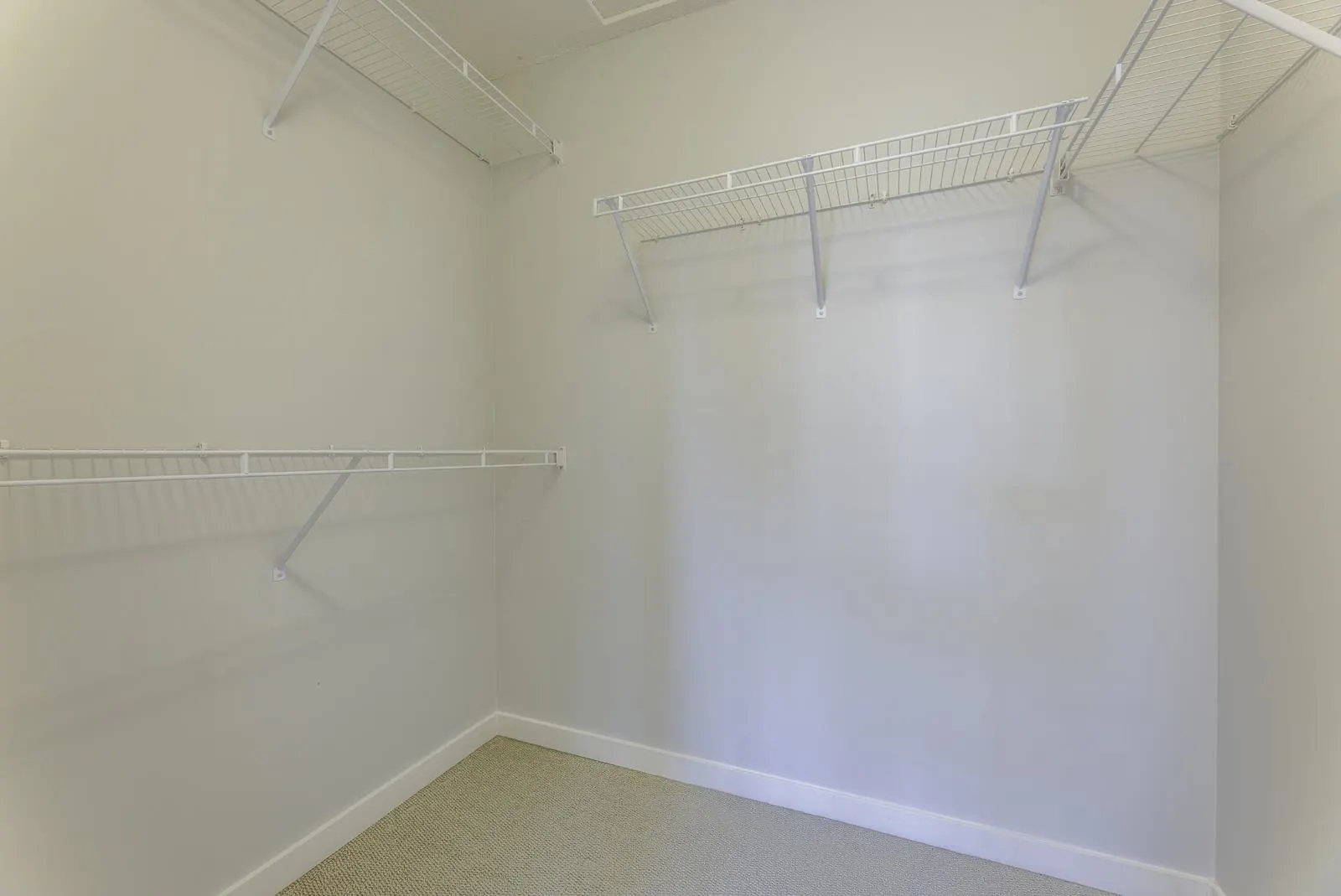 29 55 Hawthorn Drive