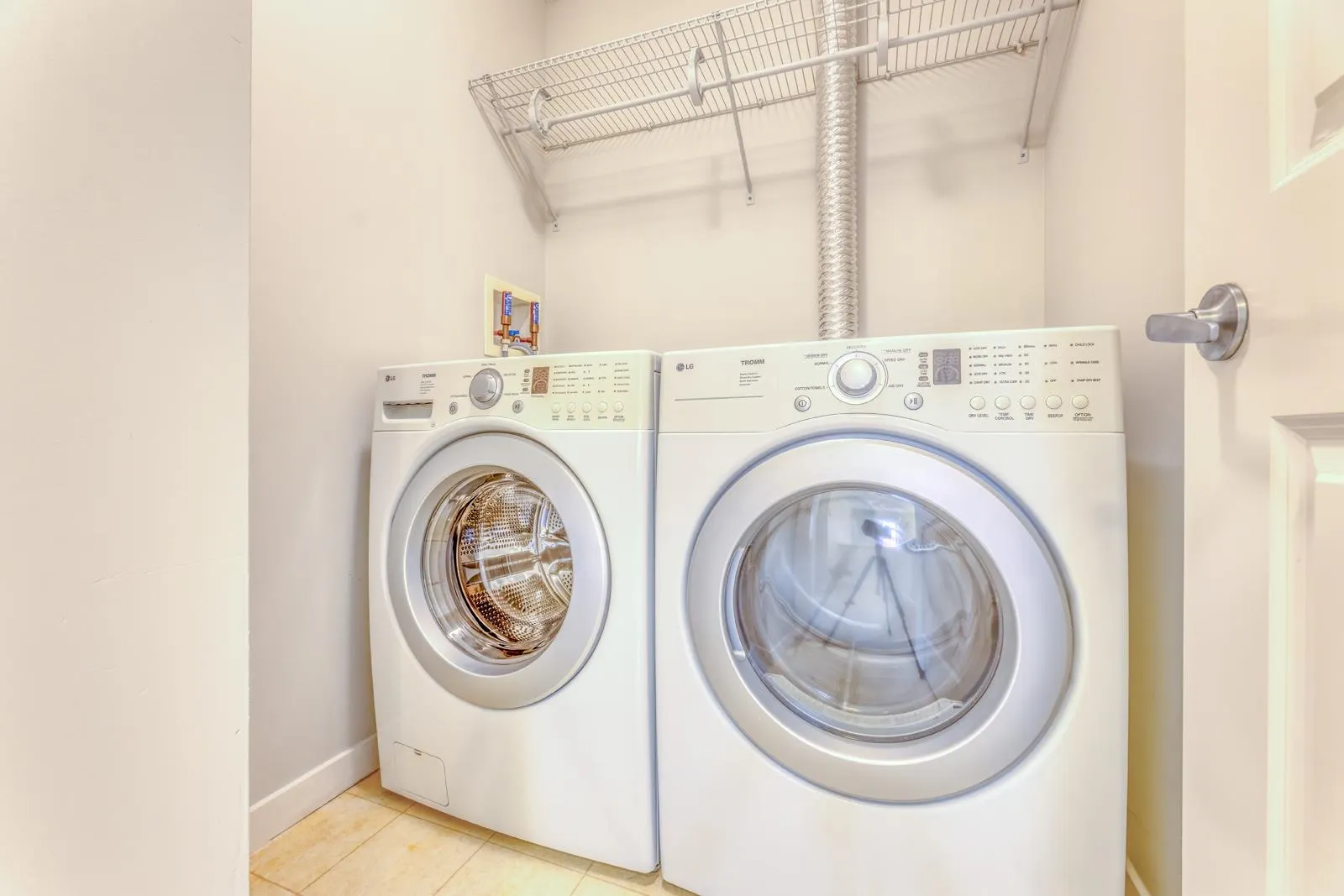 29 55 Hawthorn Drive