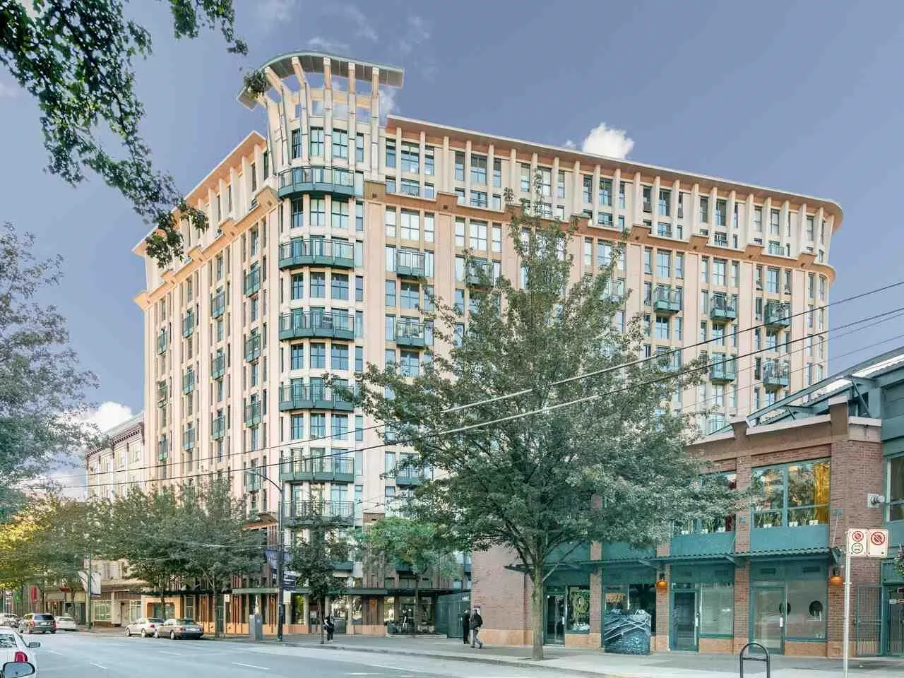 714 22 E Cordova Street