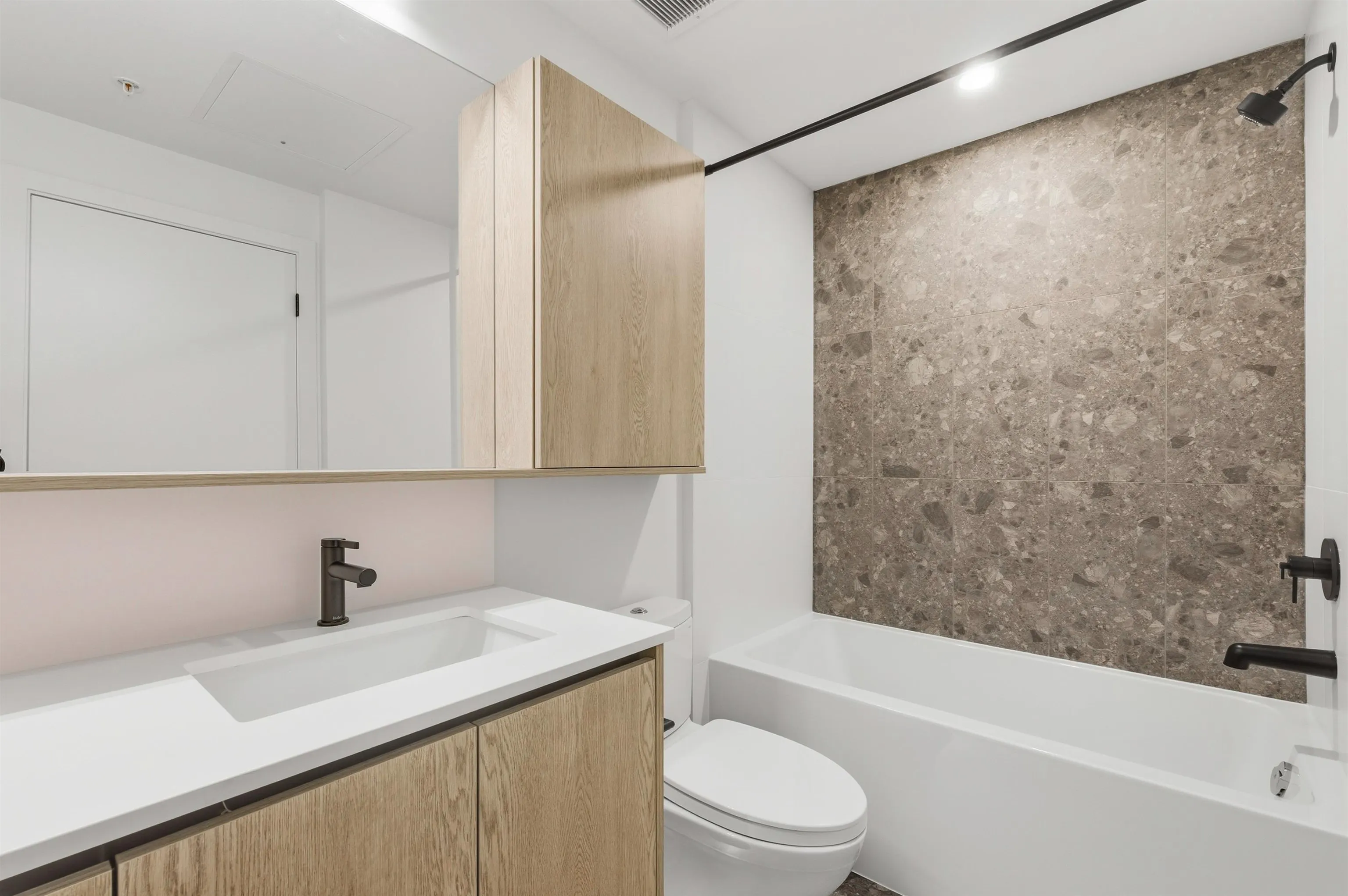 517 19577 65b Avenue