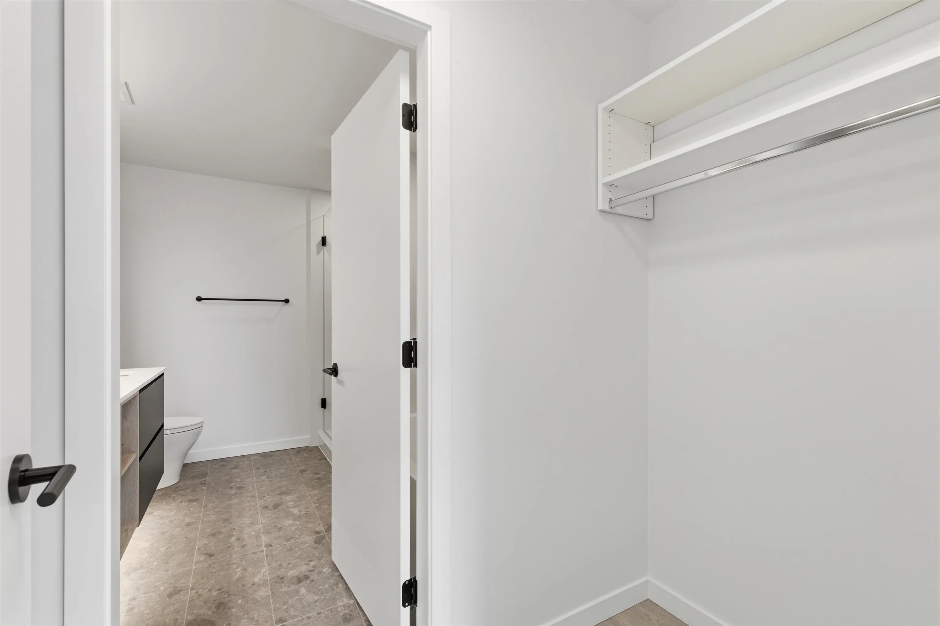 517 19577 65b Avenue