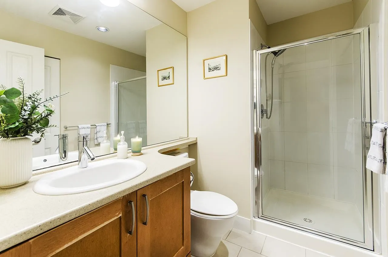 106 1111 E 27th Street