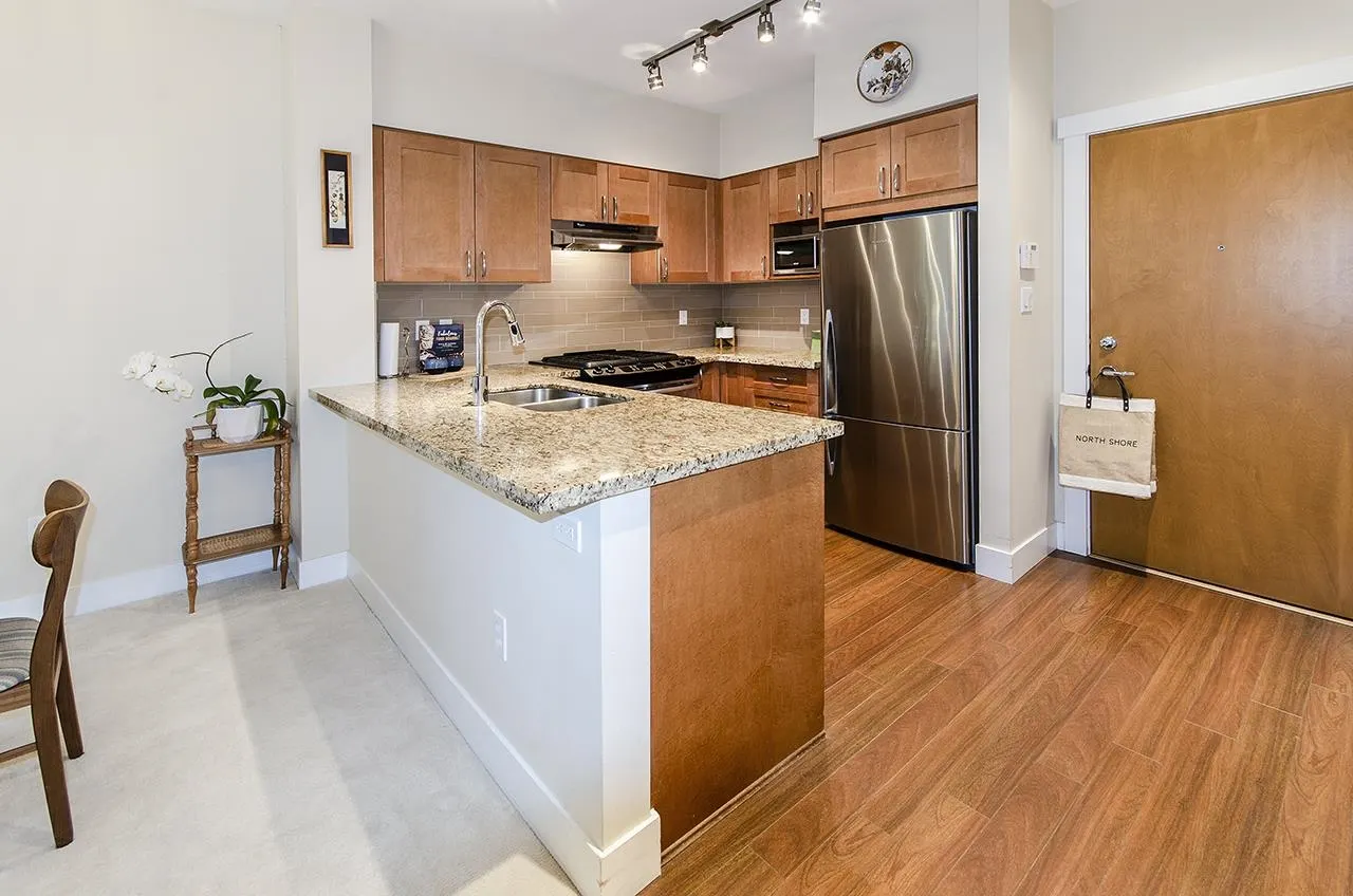 106 1111 E 27th Street