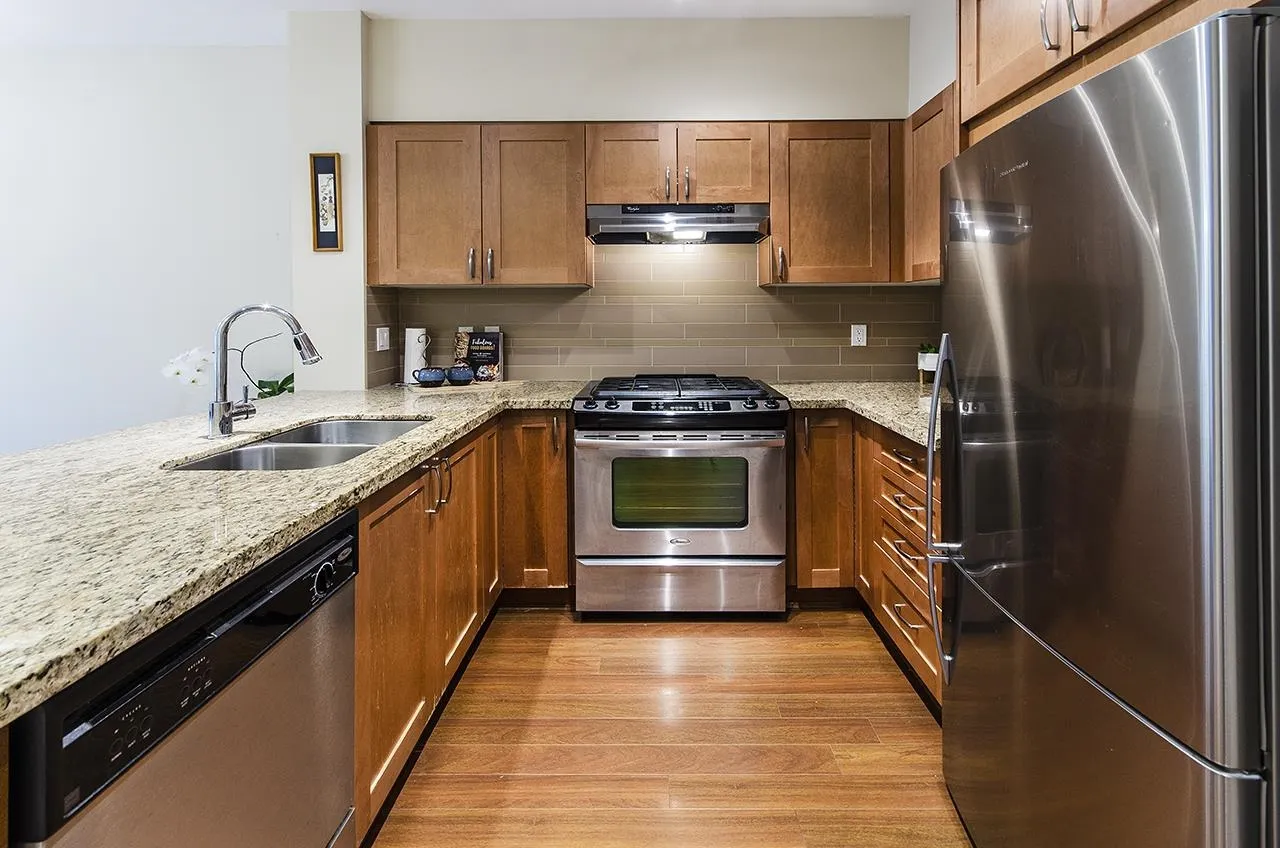 106 1111 E 27th Street