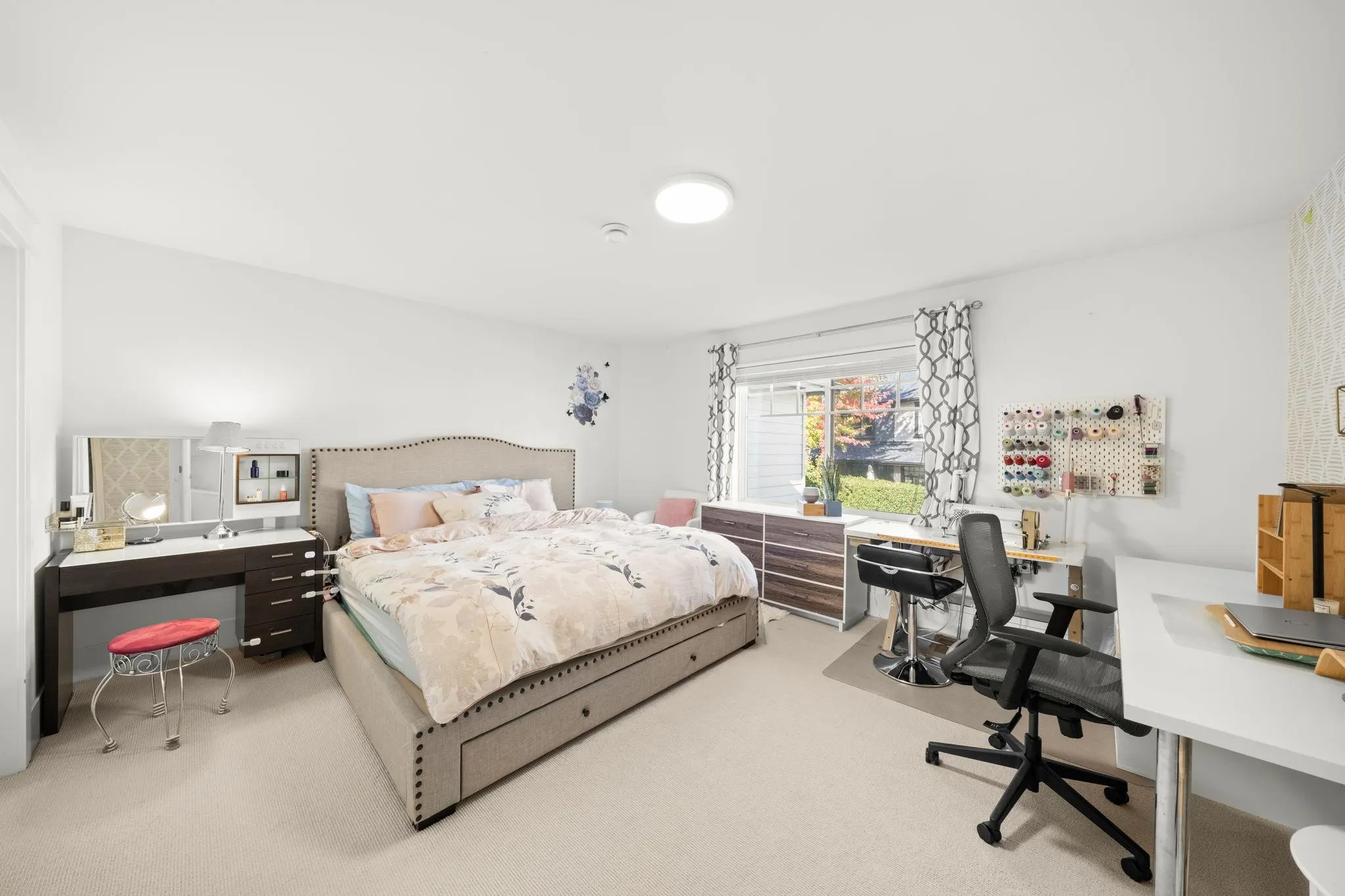 11 8425 Venture Way