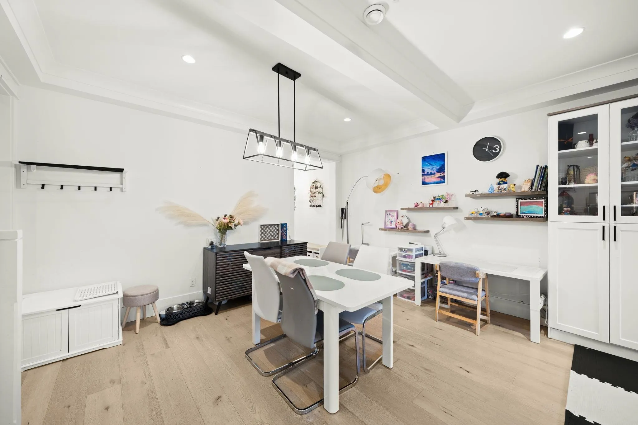 11 8425 Venture Way