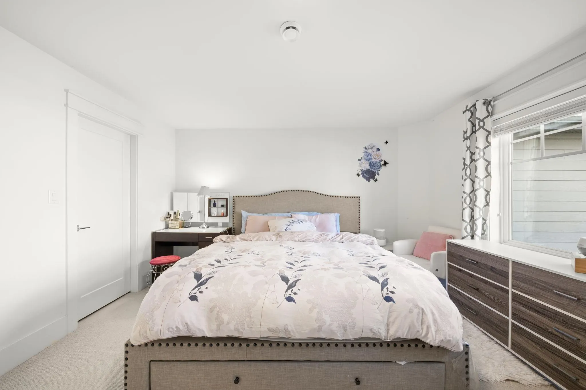 11 8425 Venture Way