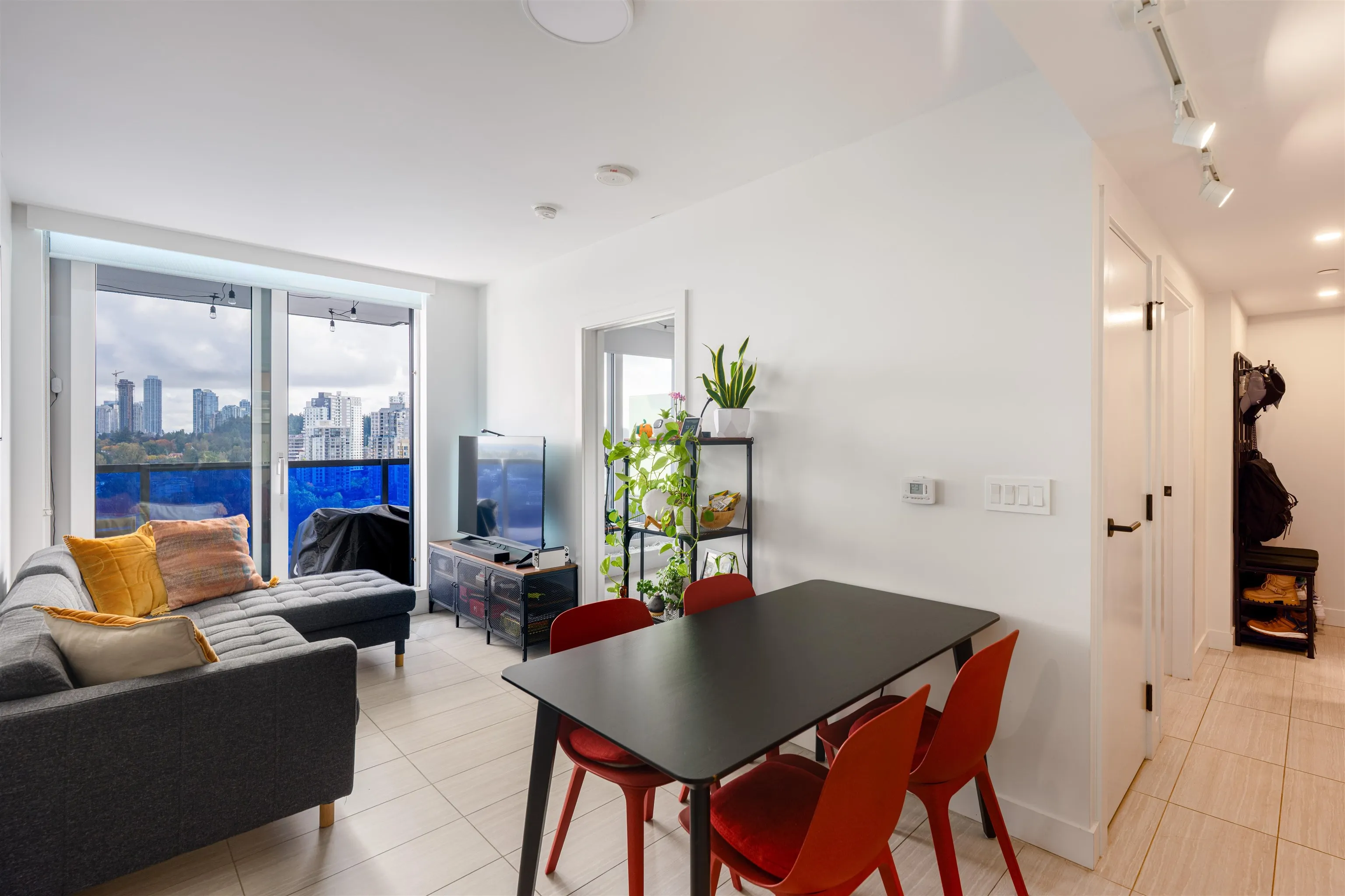 1604 5058 Joyce Street