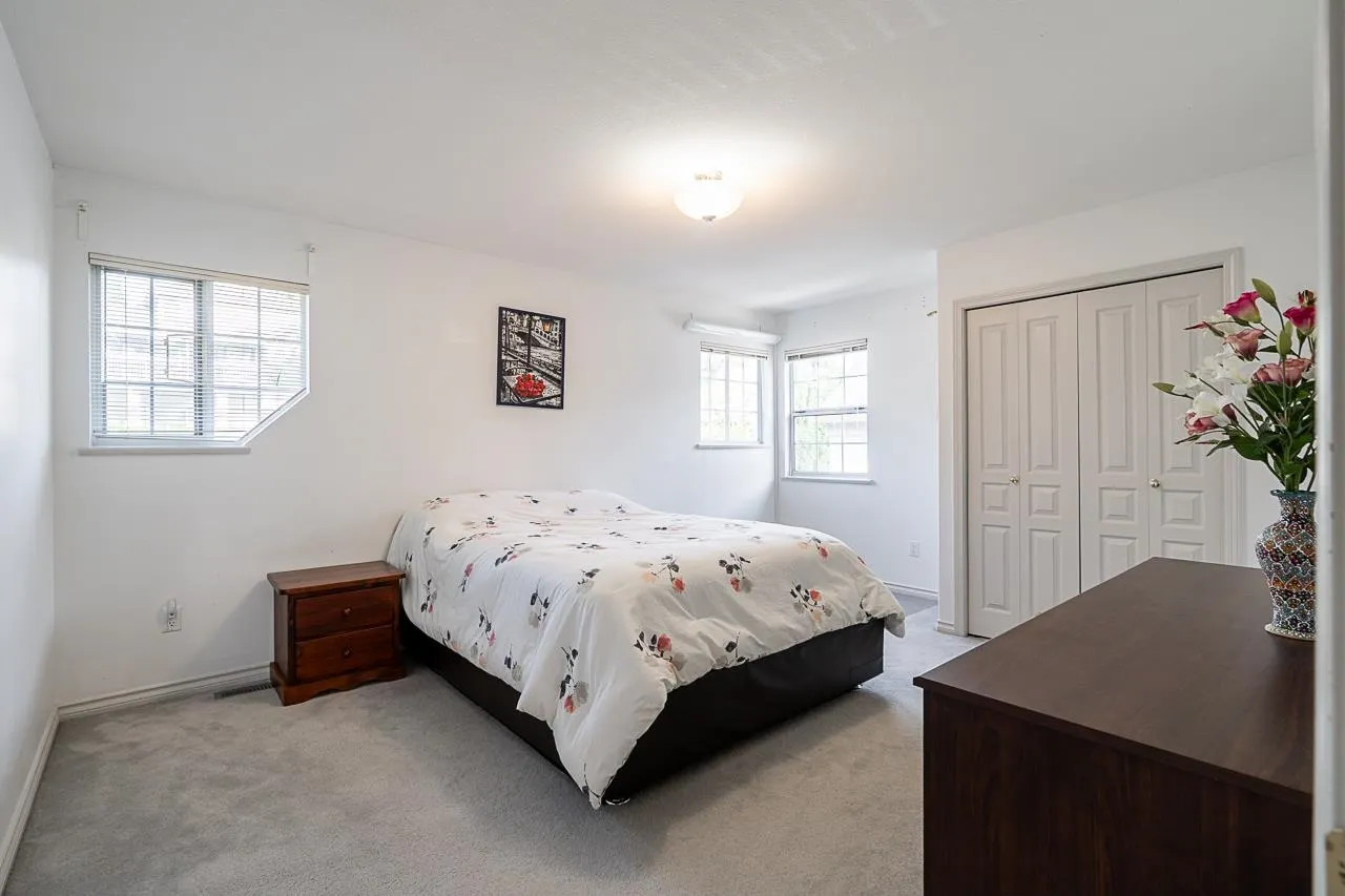 2980 Cliffrose Crescent