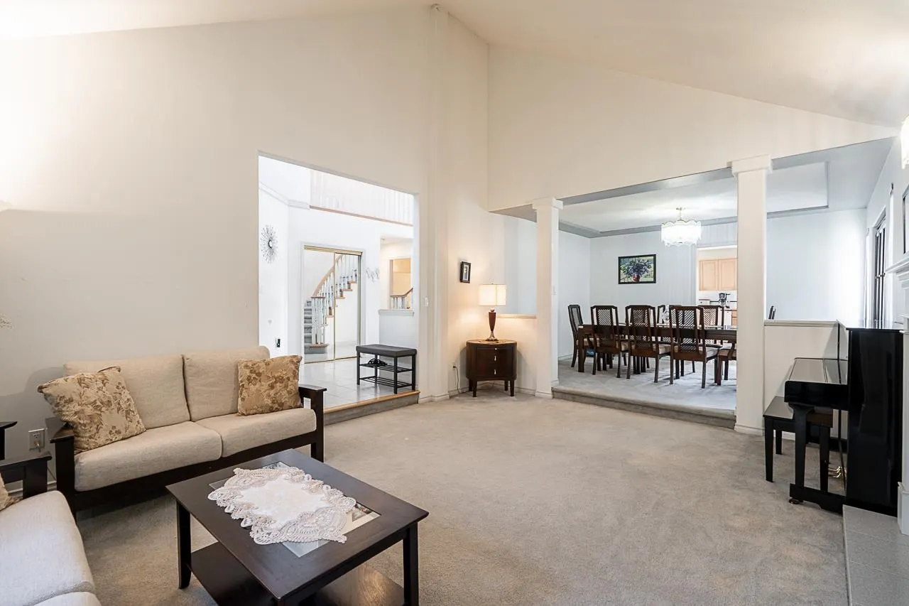 2980 Cliffrose Crescent