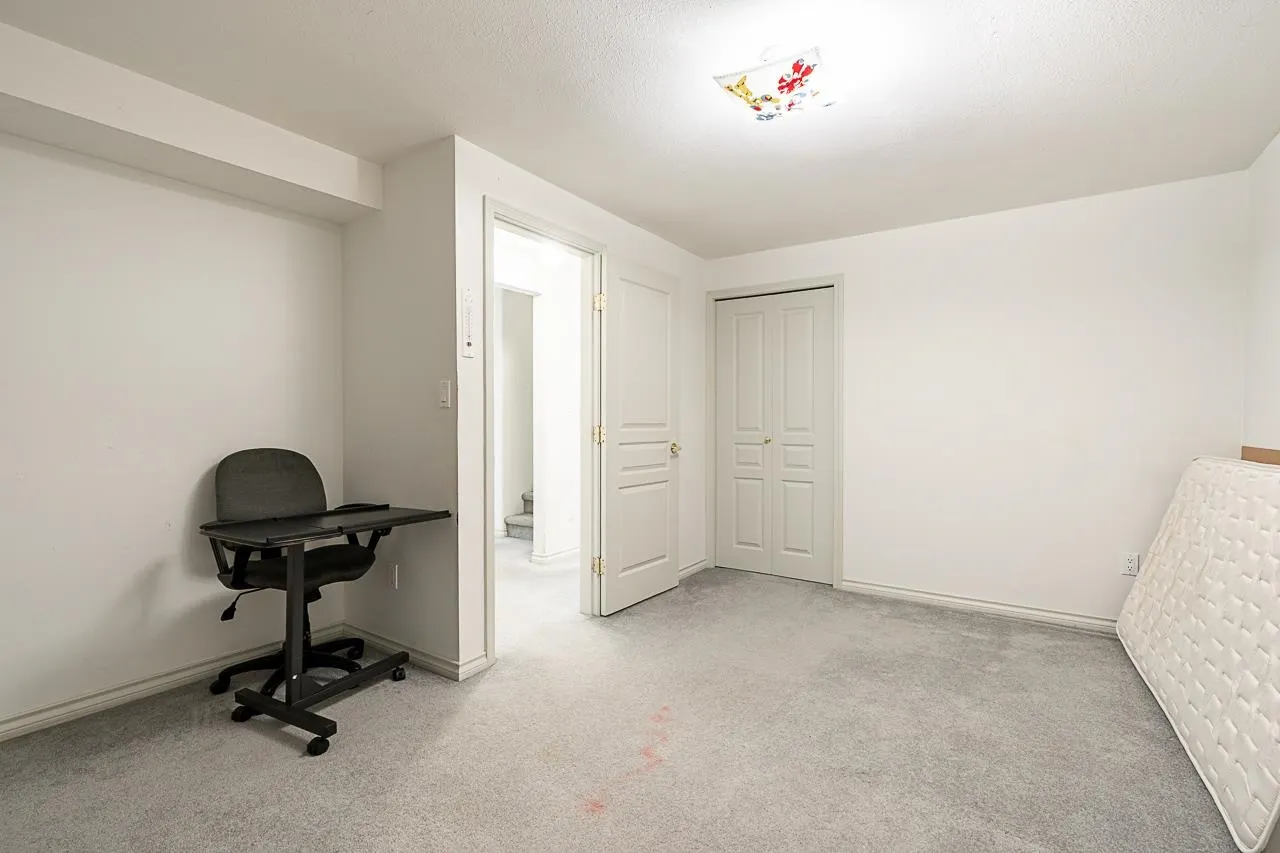 2980 Cliffrose Crescent