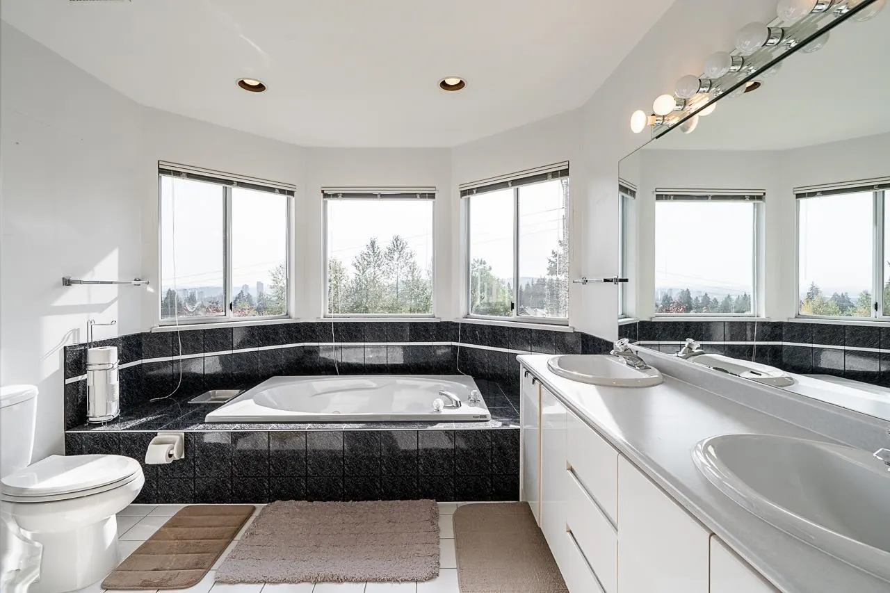 2980 Cliffrose Crescent