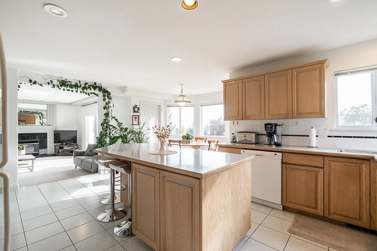 2980 Cliffrose Crescent