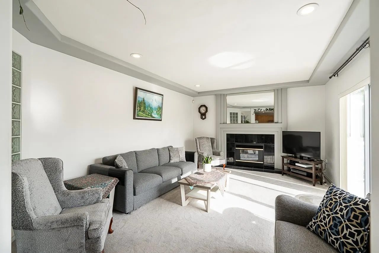 2980 Cliffrose Crescent