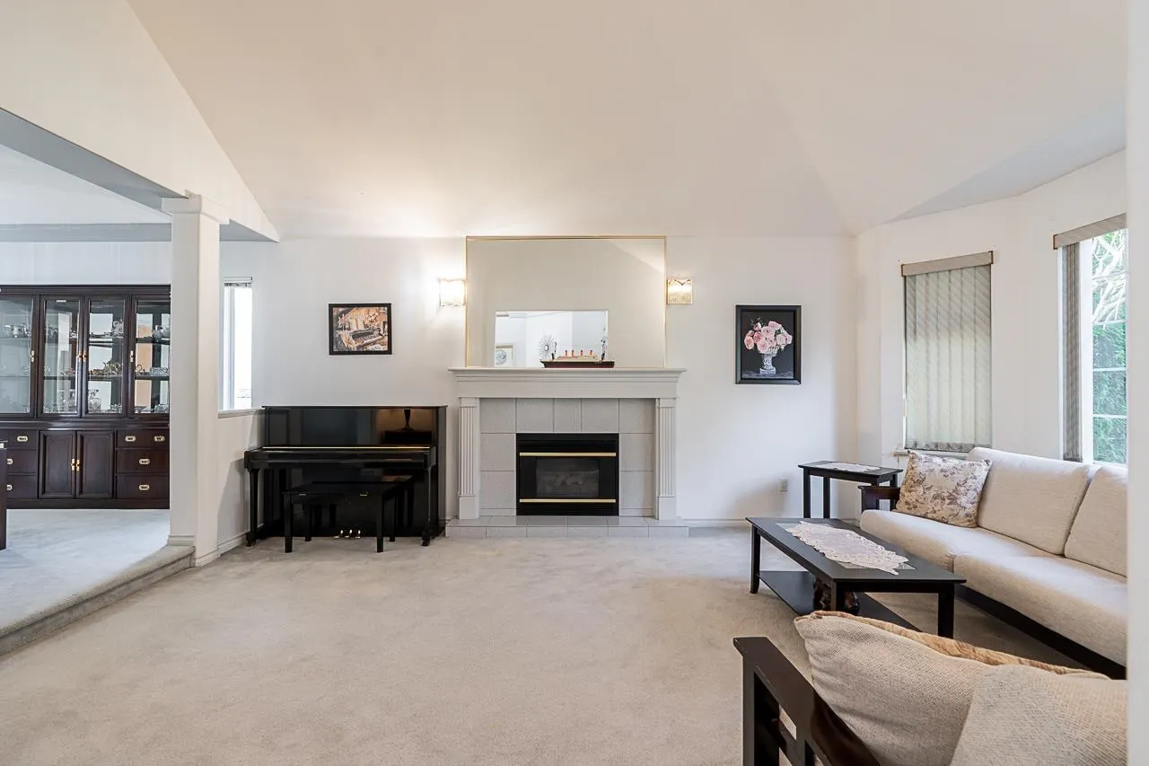 2980 Cliffrose Crescent