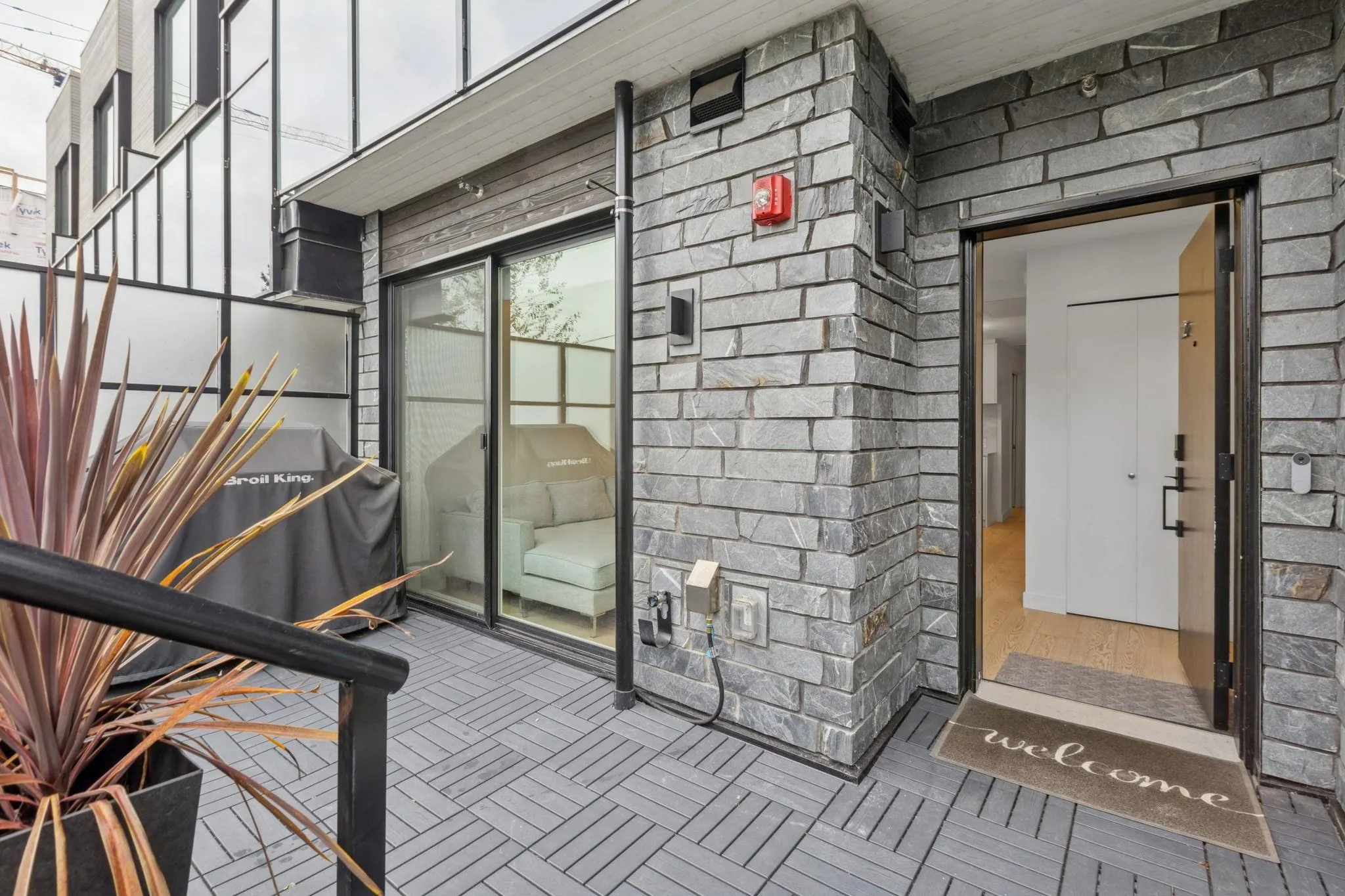 112 650 E 2nd Street