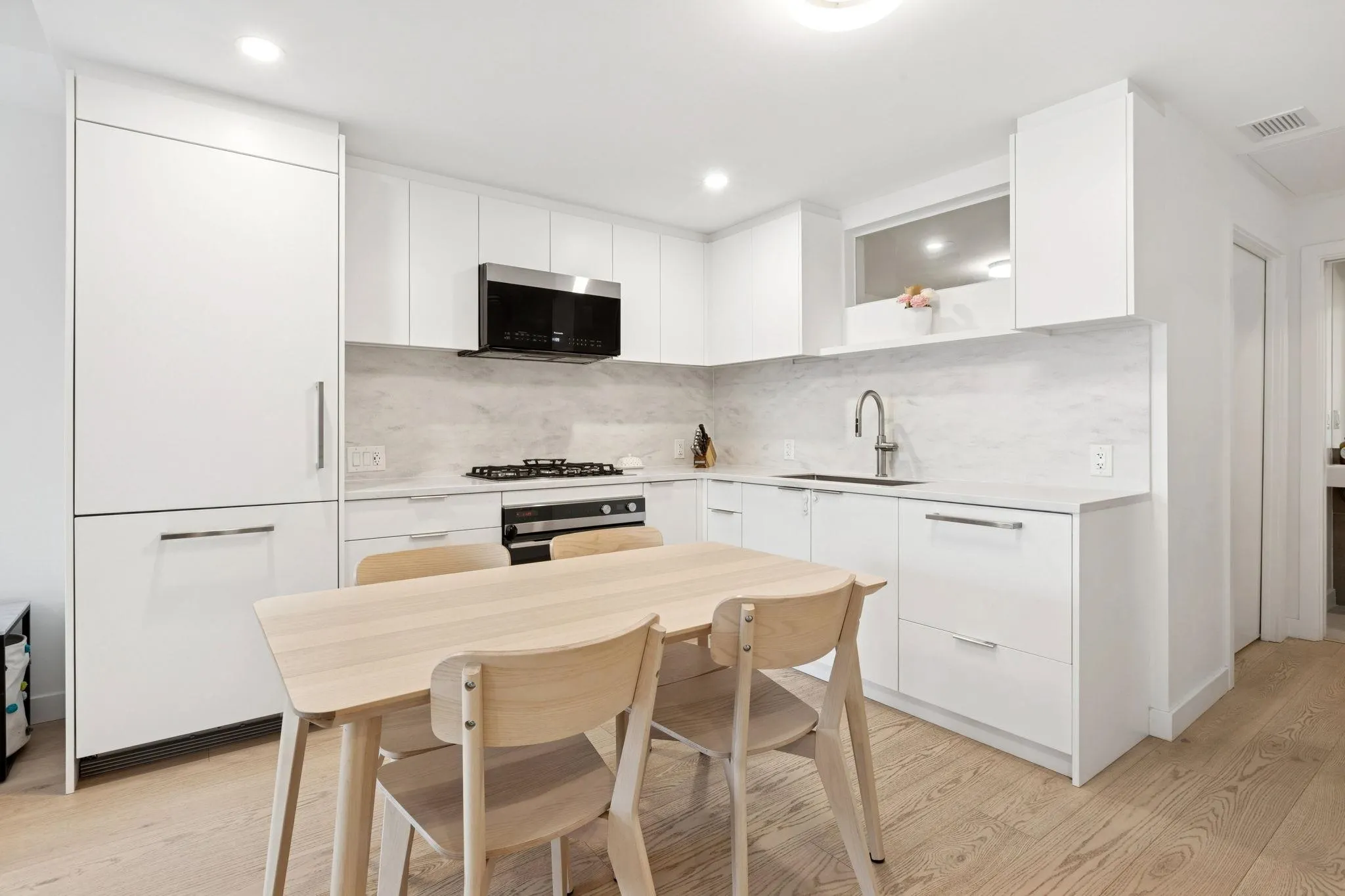 112 650 E 2nd Street