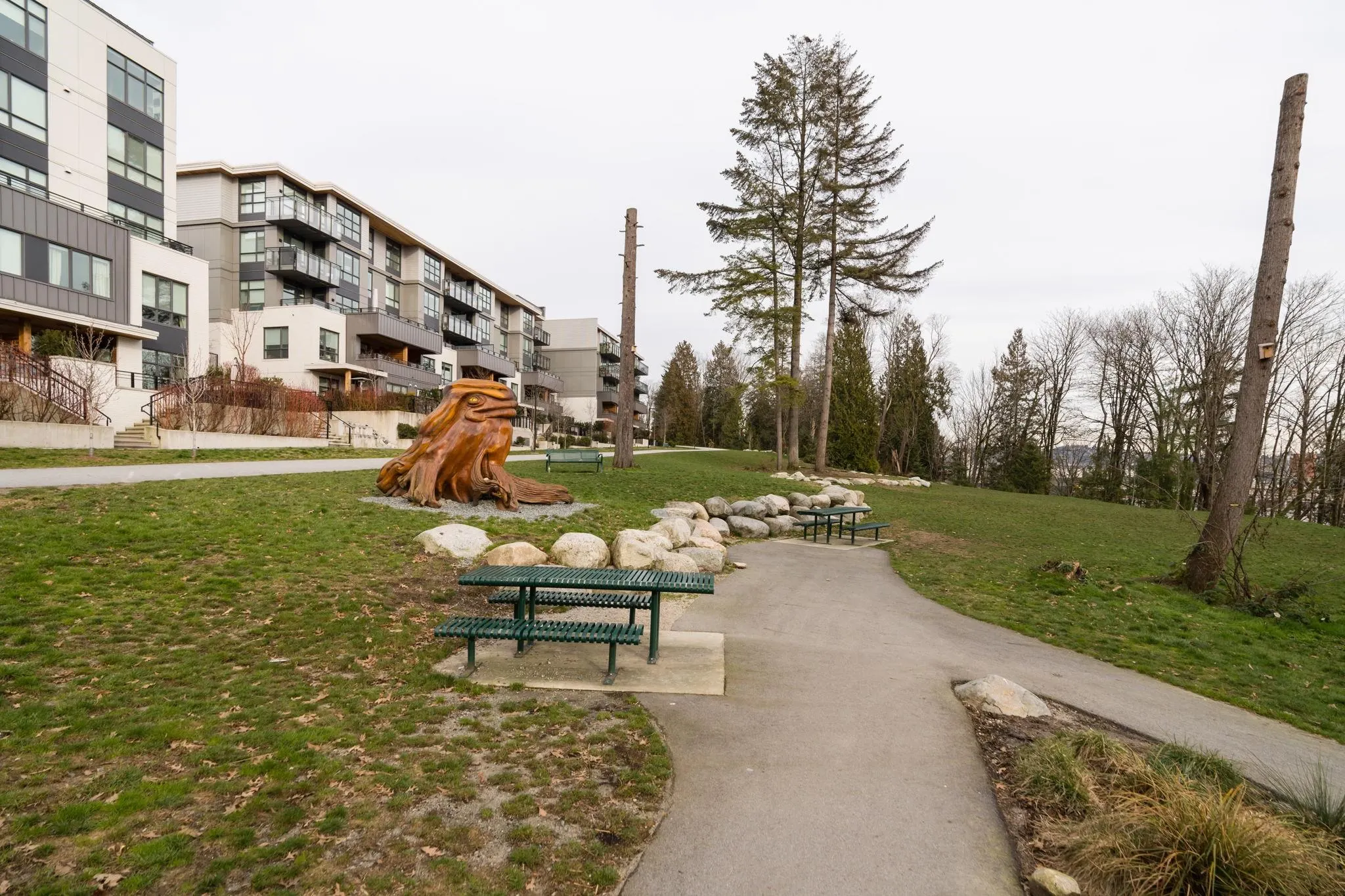 112 650 E 2nd Street