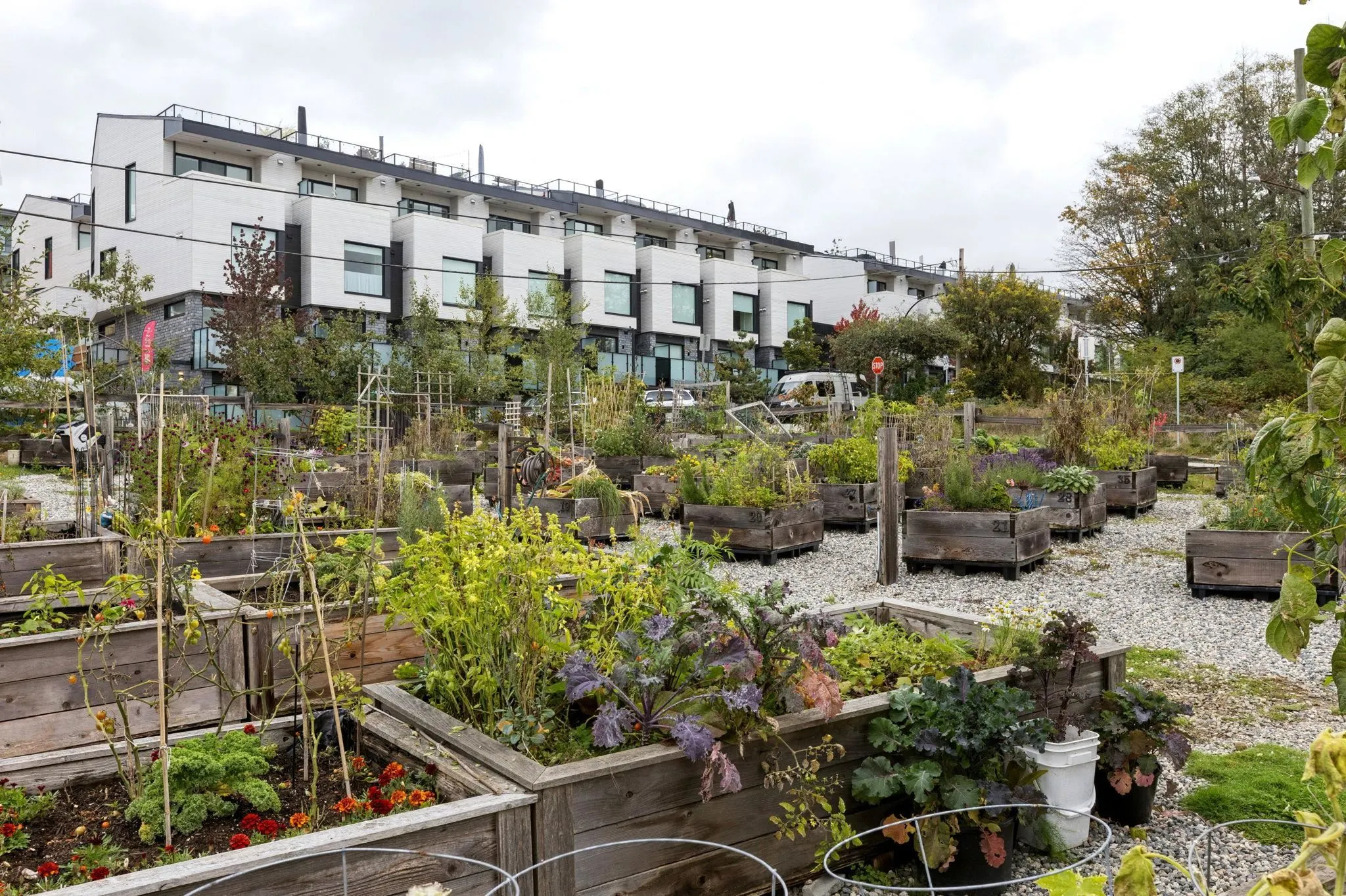 112 650 E 2nd Street