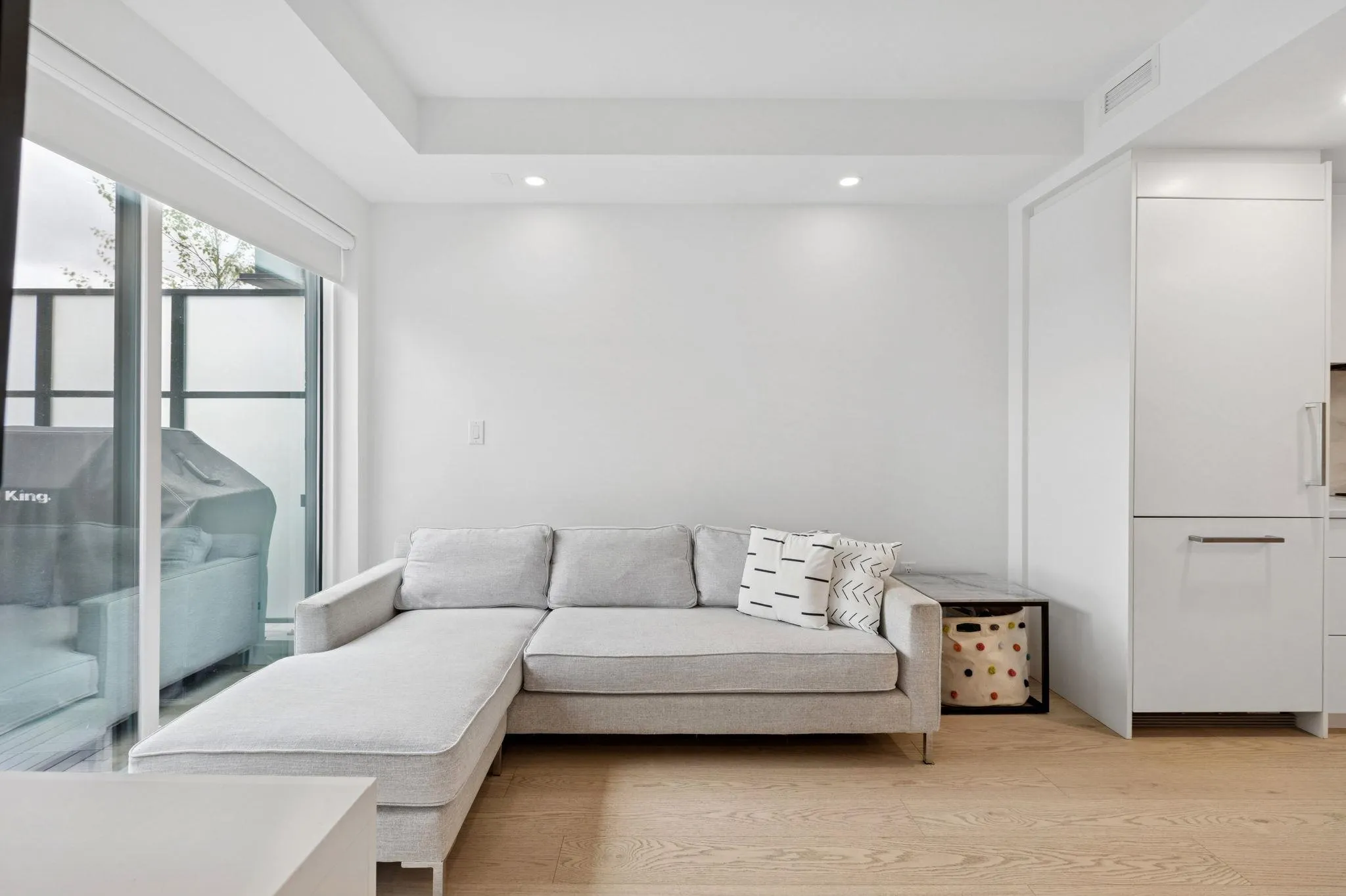 112 650 E 2nd Street