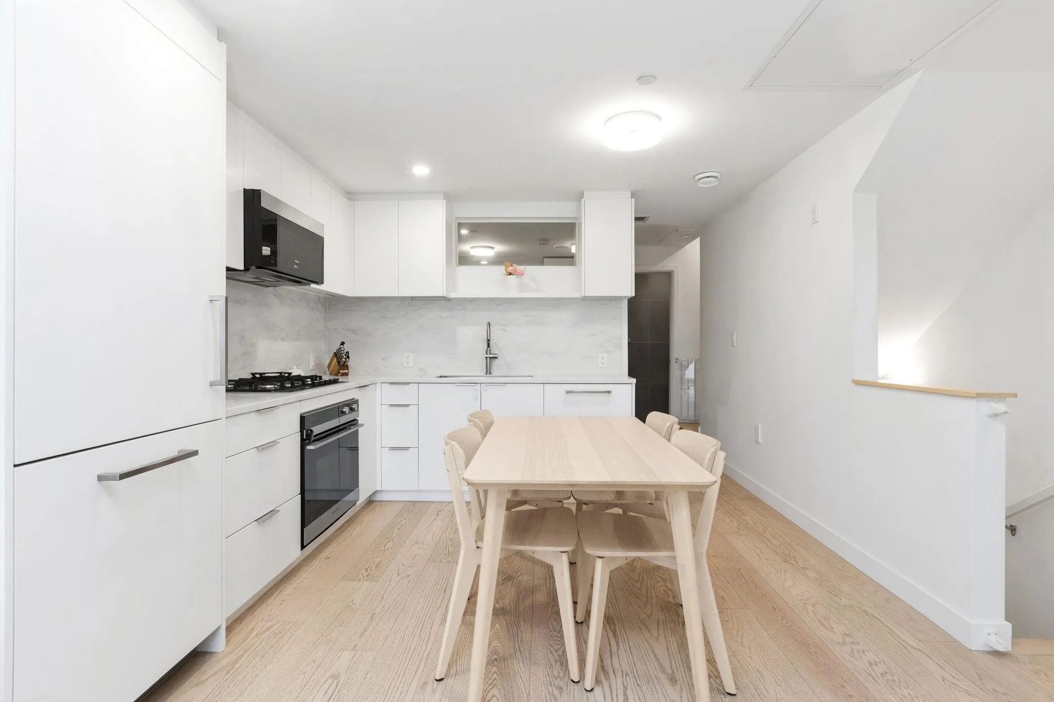 112 650 E 2nd Street