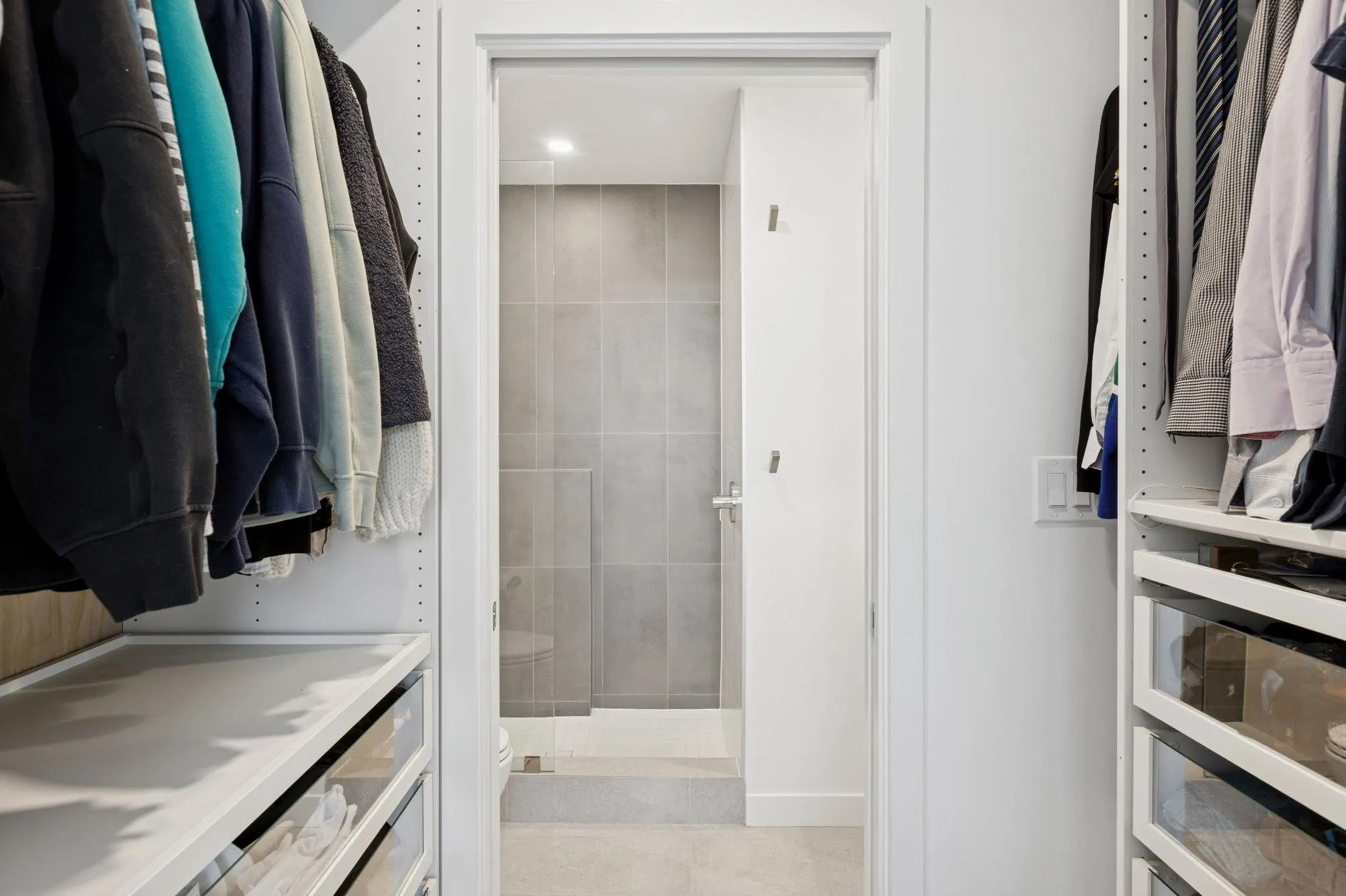 112 650 E 2nd Street