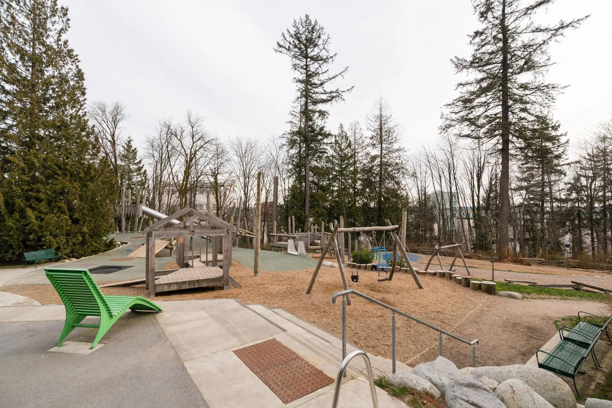 112 650 E 2nd Street