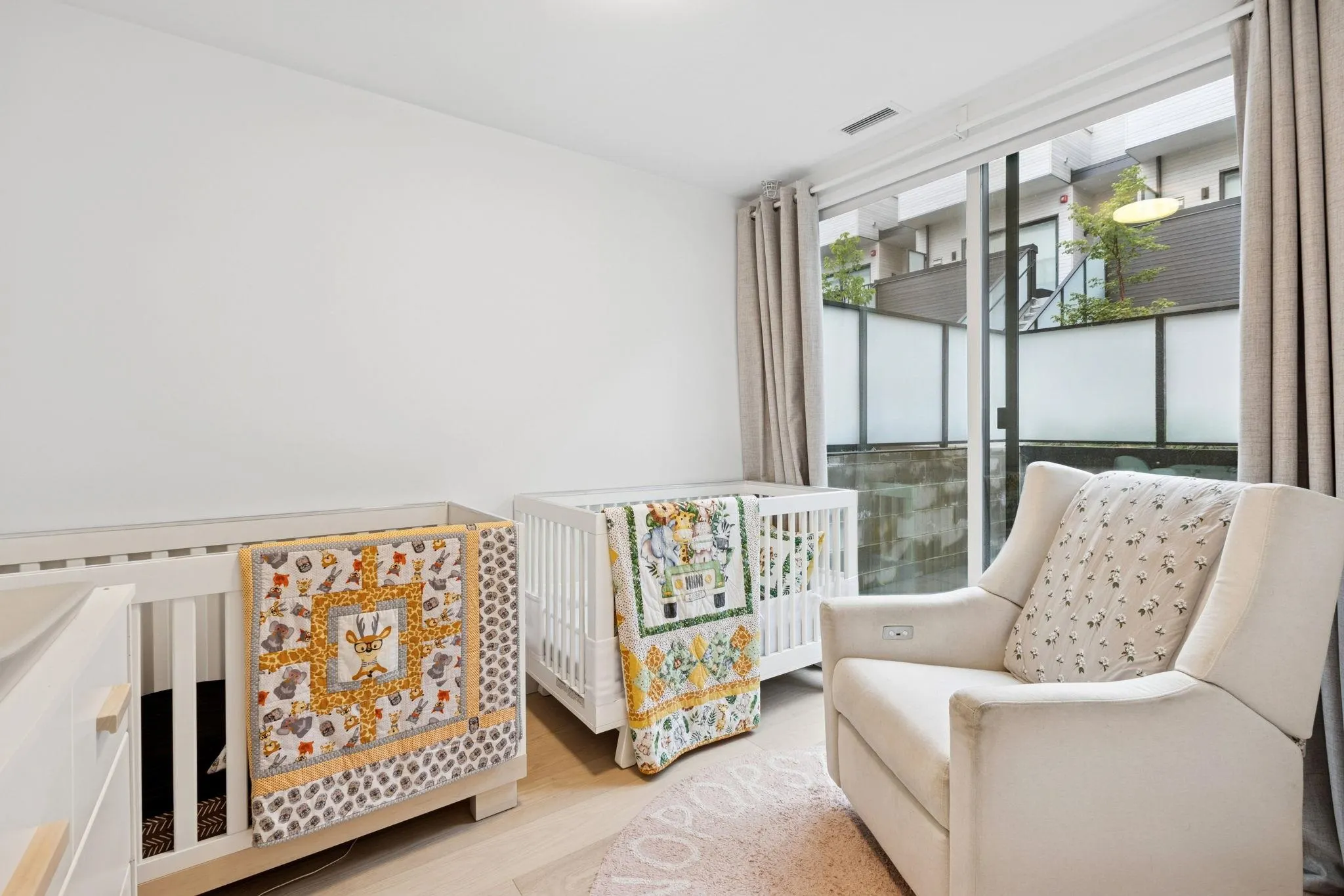 112 650 E 2nd Street