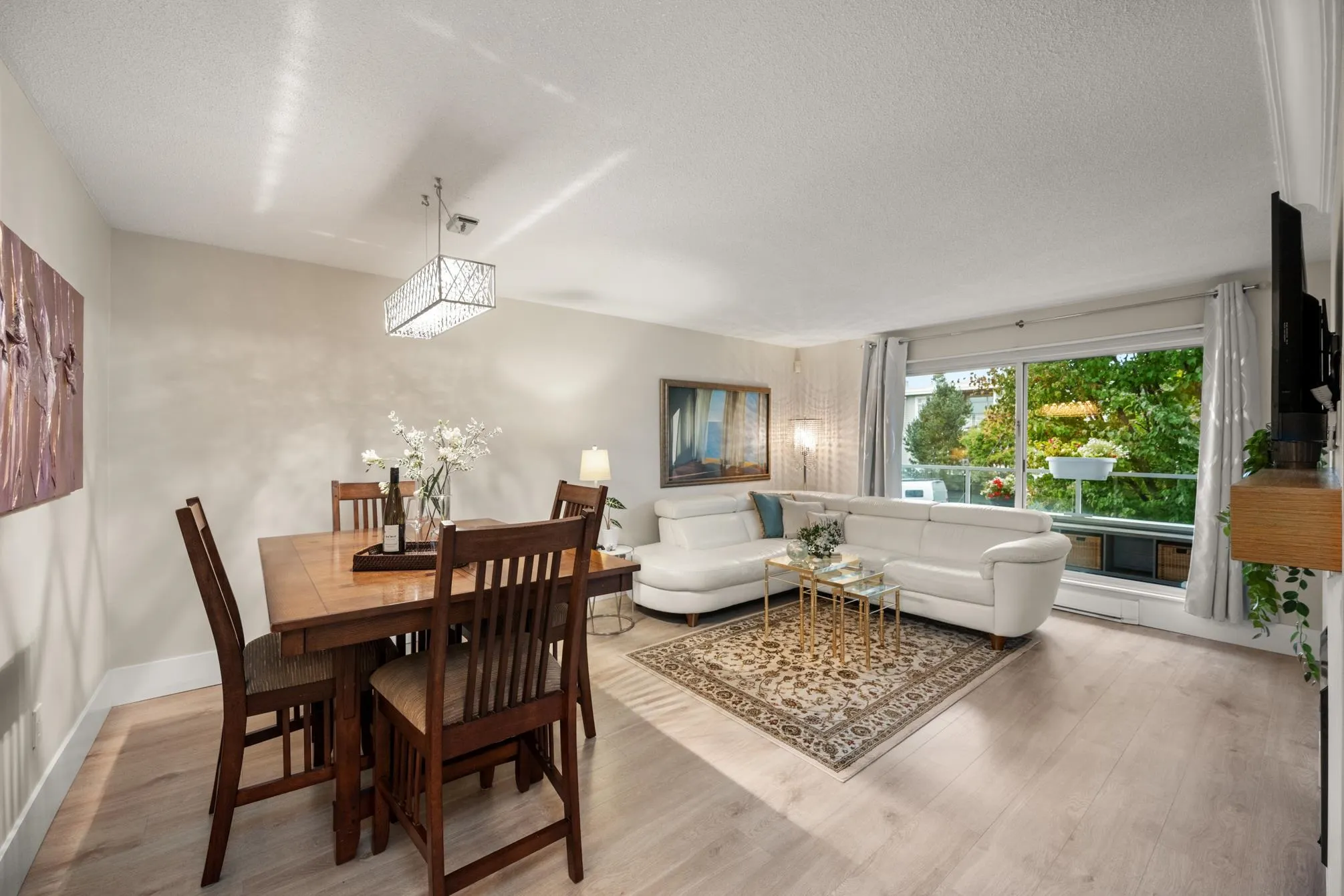 105 1354 Winter Street