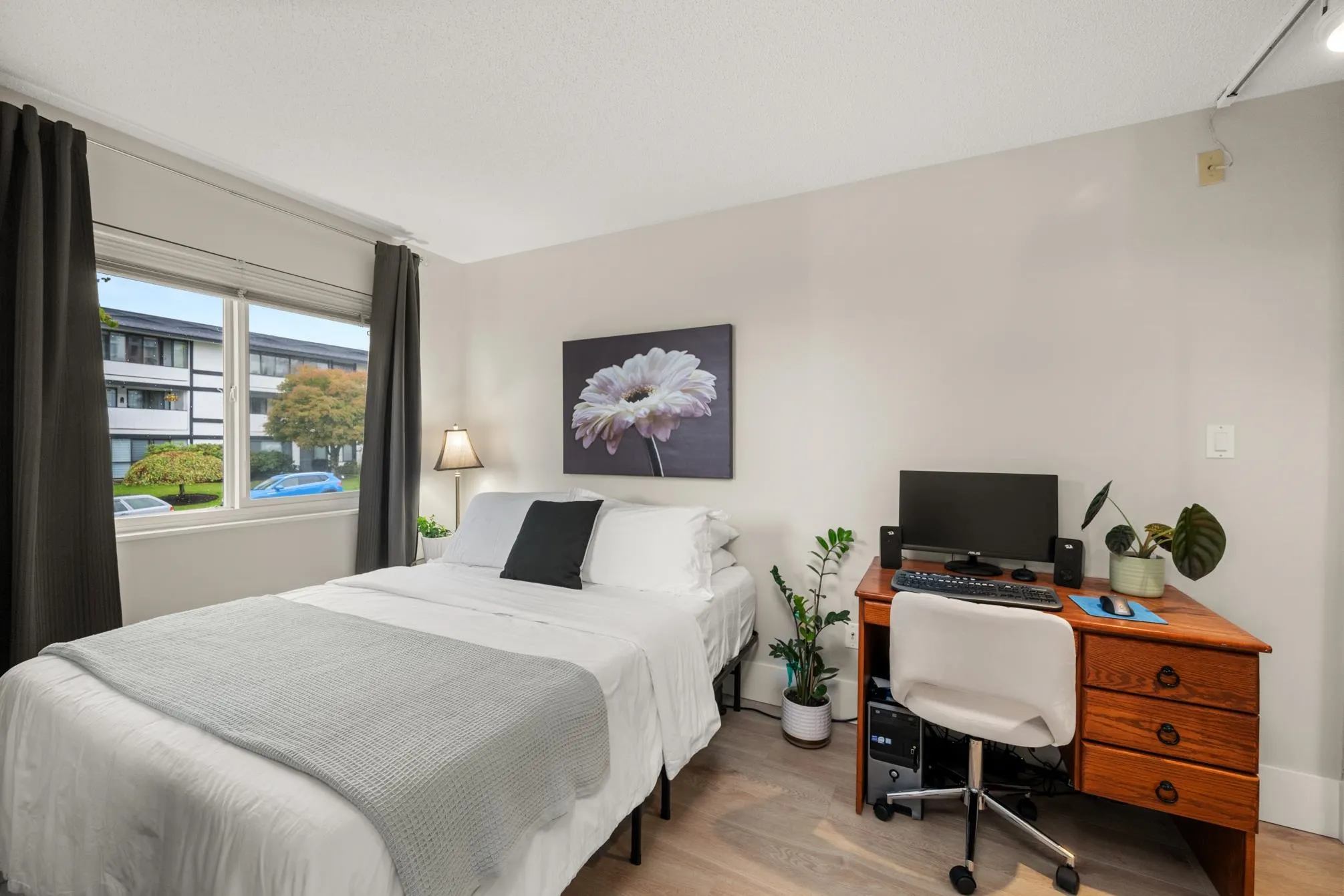 105 1354 Winter Street