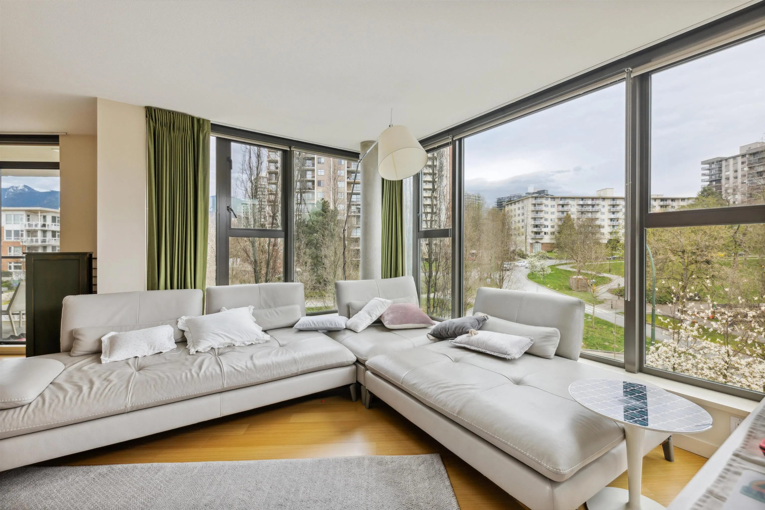 501 683 Victoria Park West