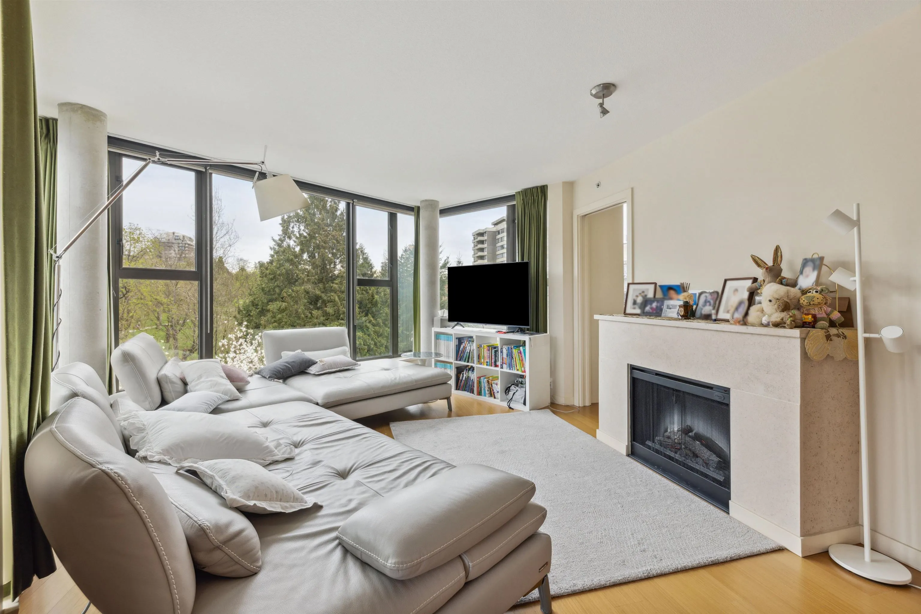 501 683 Victoria Park West