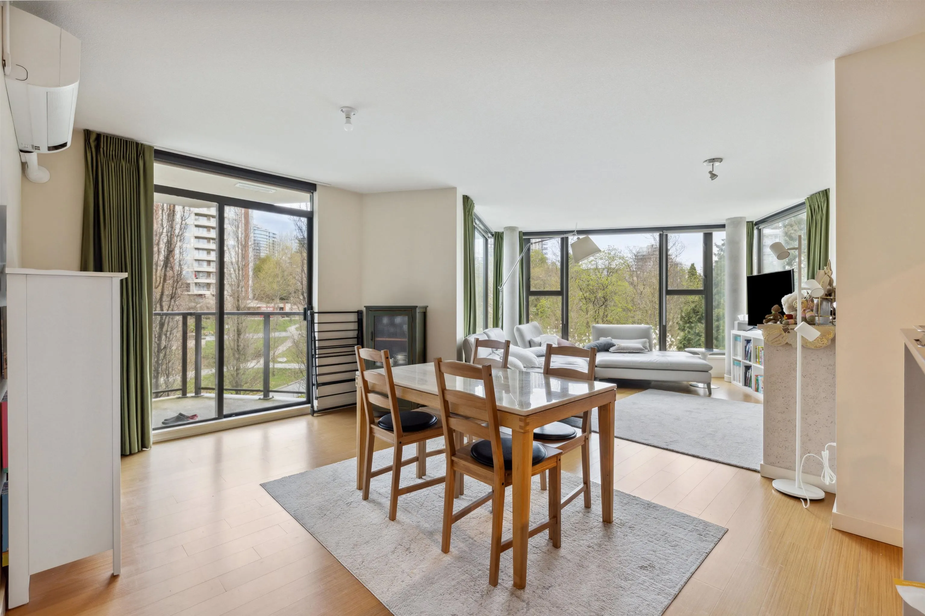 501 683 Victoria Park West