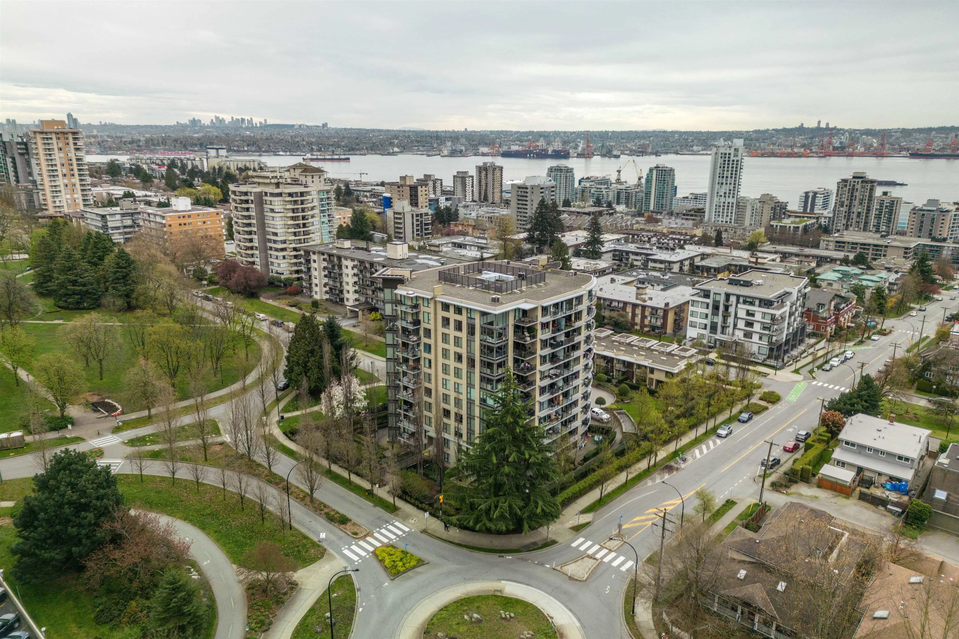501 683 Victoria Park West