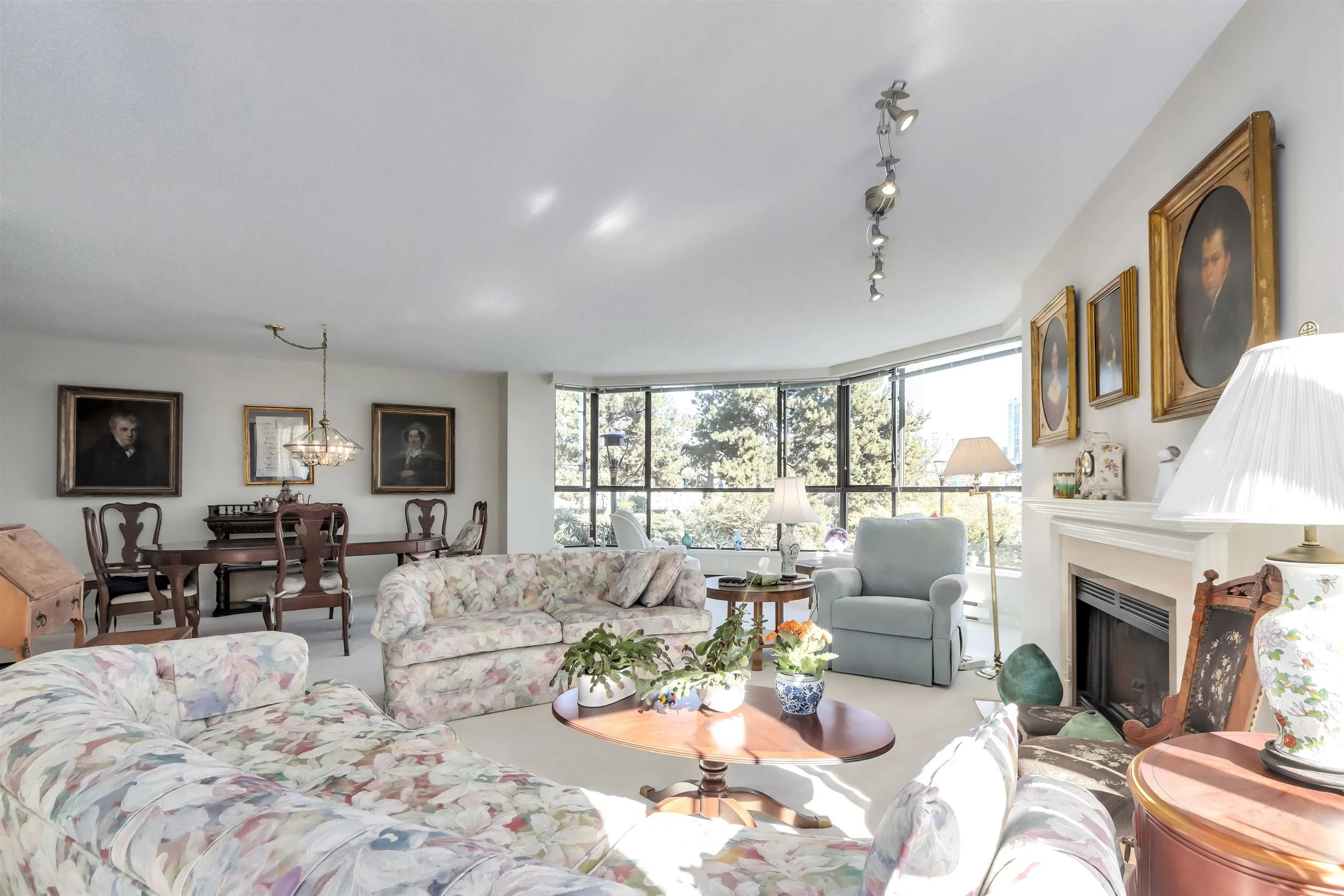 G01 1490 Pennyfarthing Drive