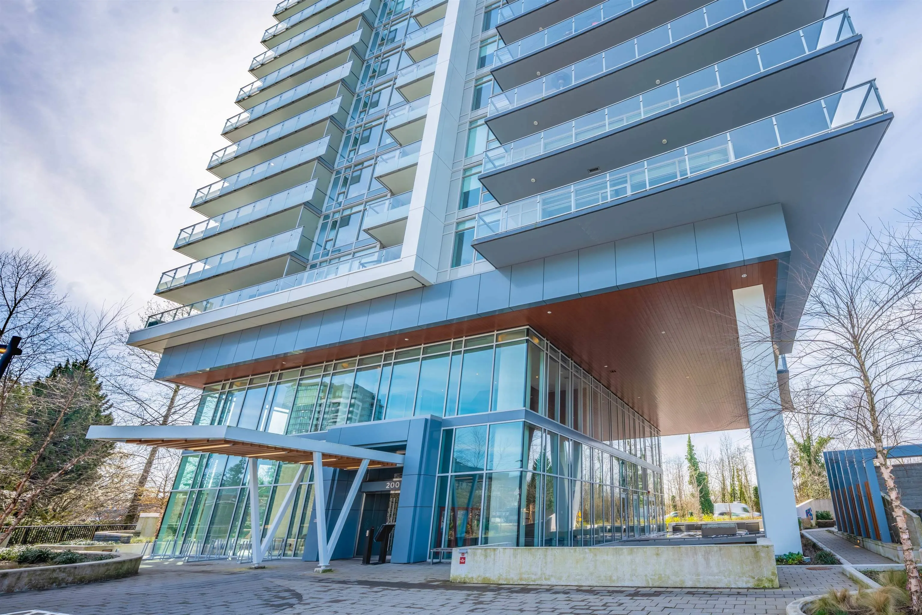 902 200 Klahanie Court